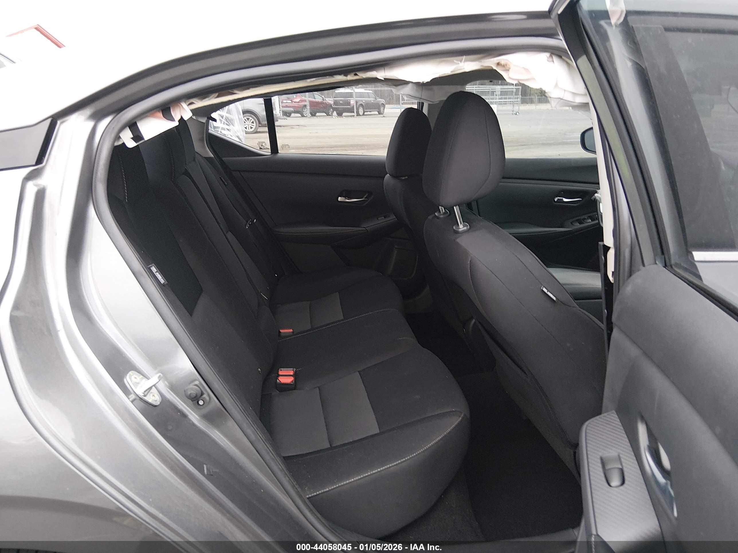 NISSAN SENTRA image 8