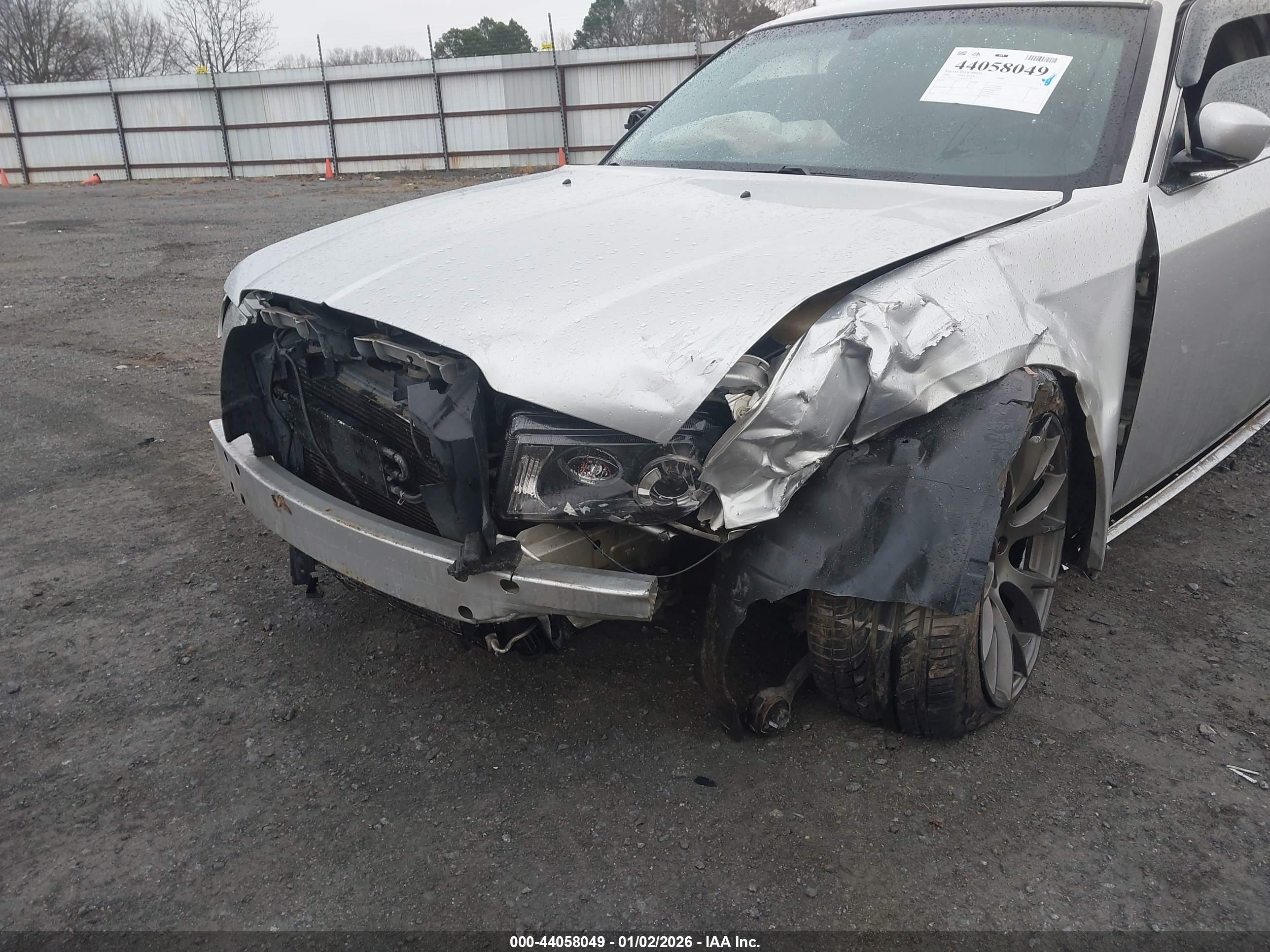 CHRYSLER 300C image 6