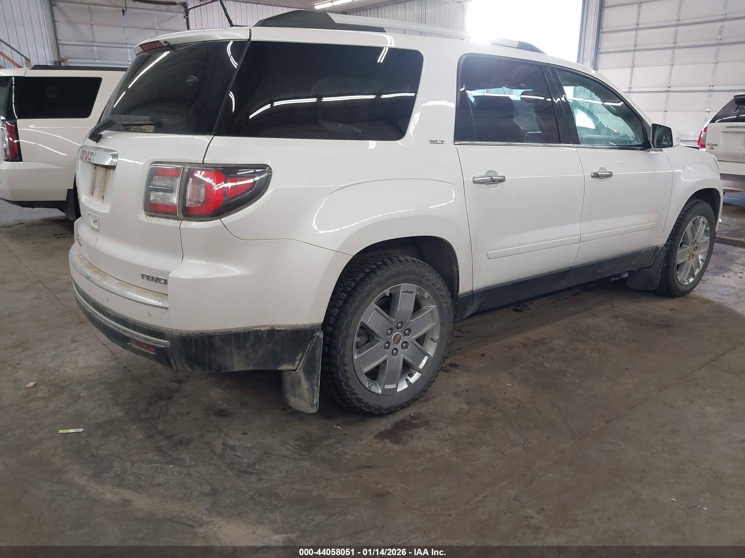 GMC ACADIA image 4
