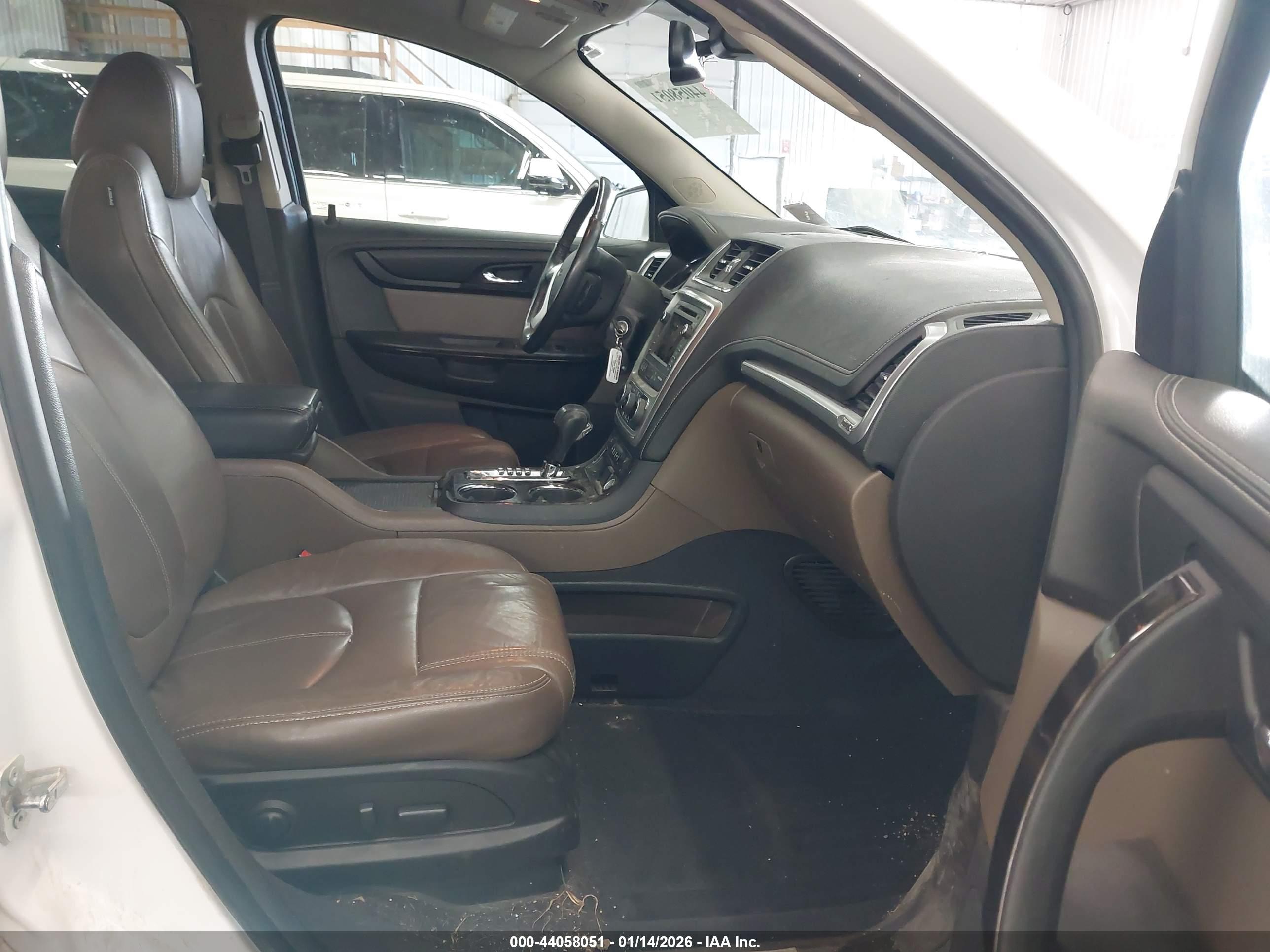 GMC ACADIA image 5