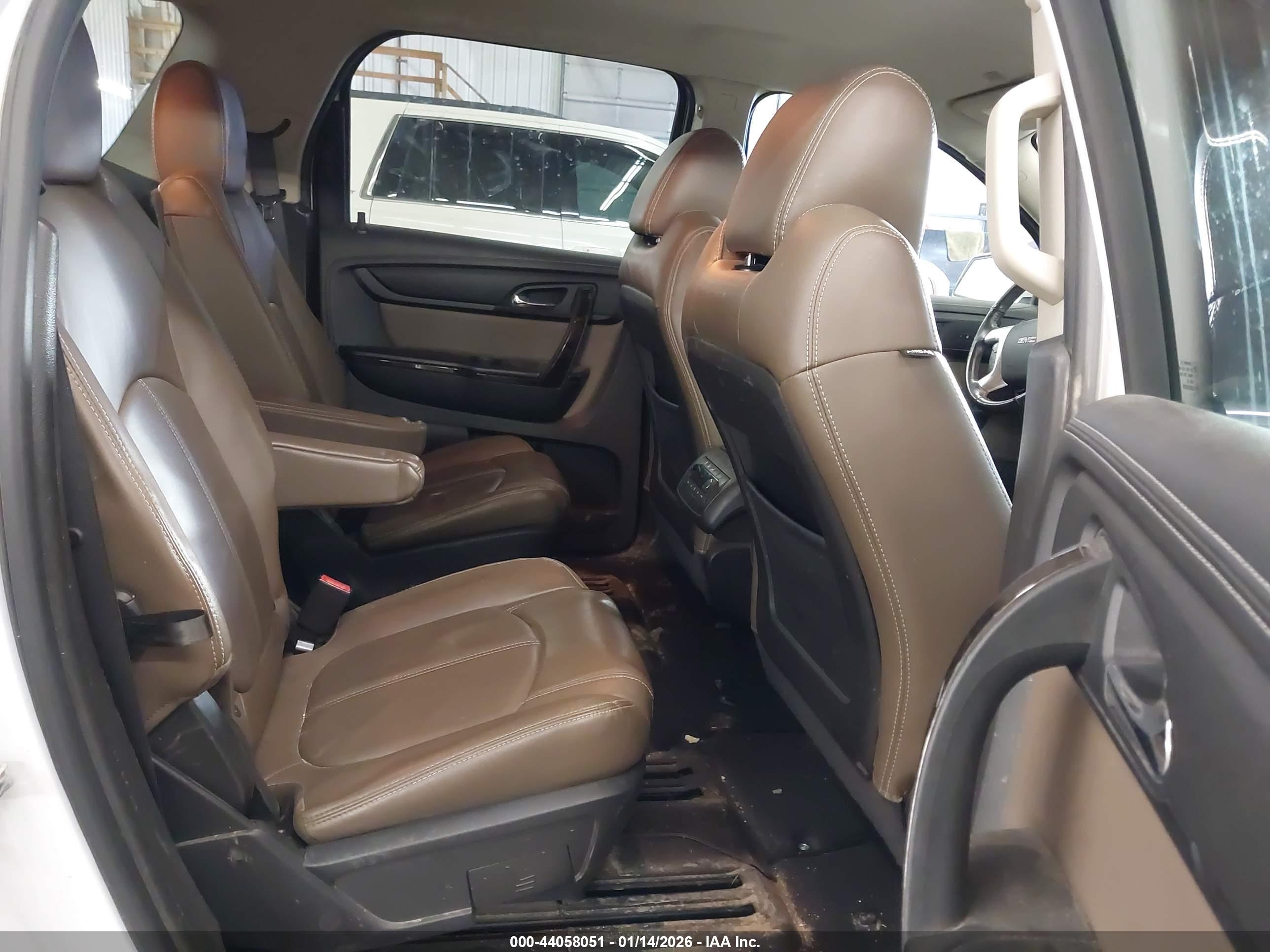 GMC ACADIA image 8