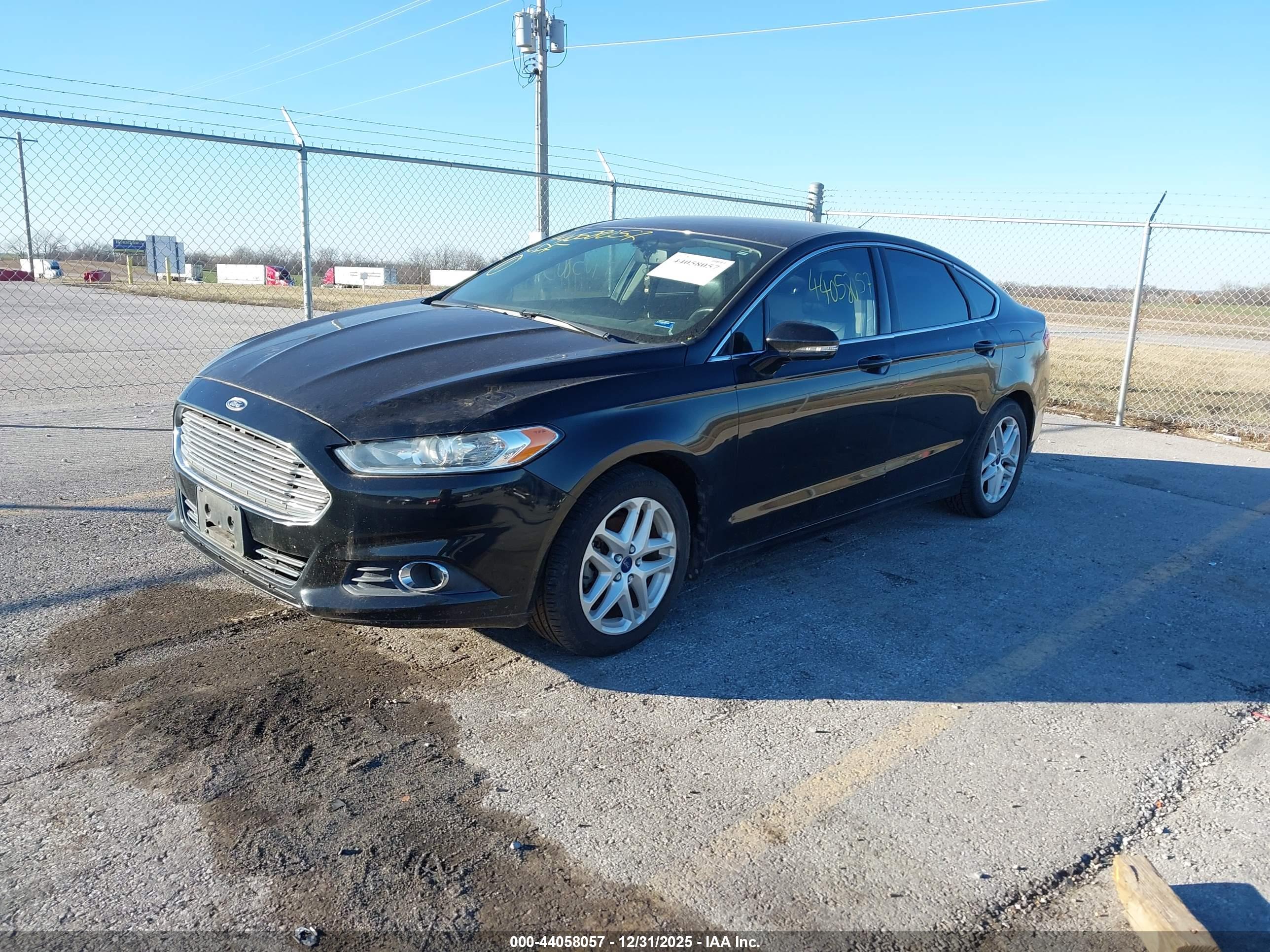 FORD FUSION image 2