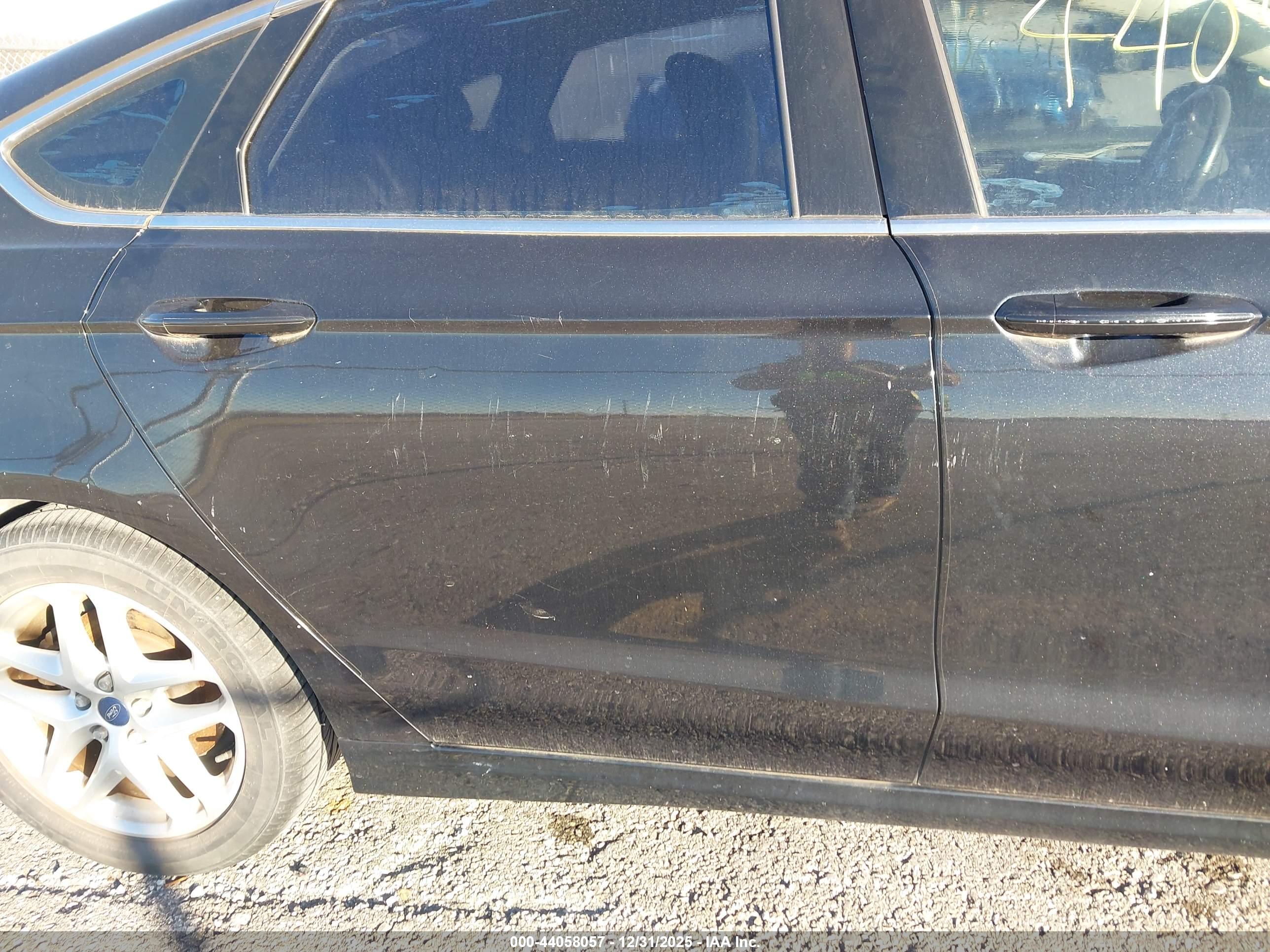 FORD FUSION image 6