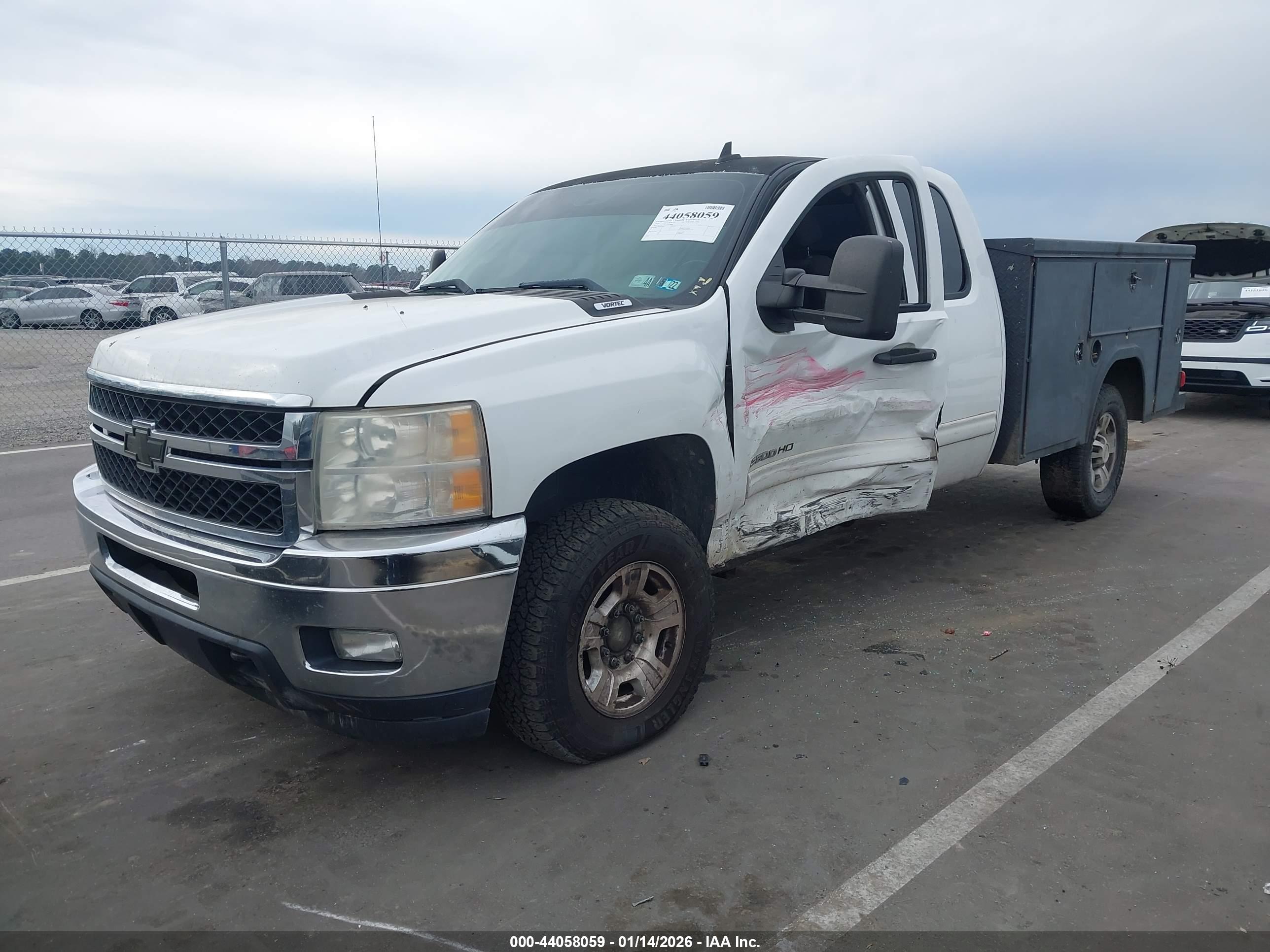 CHEVROLET SILVERADO image 2