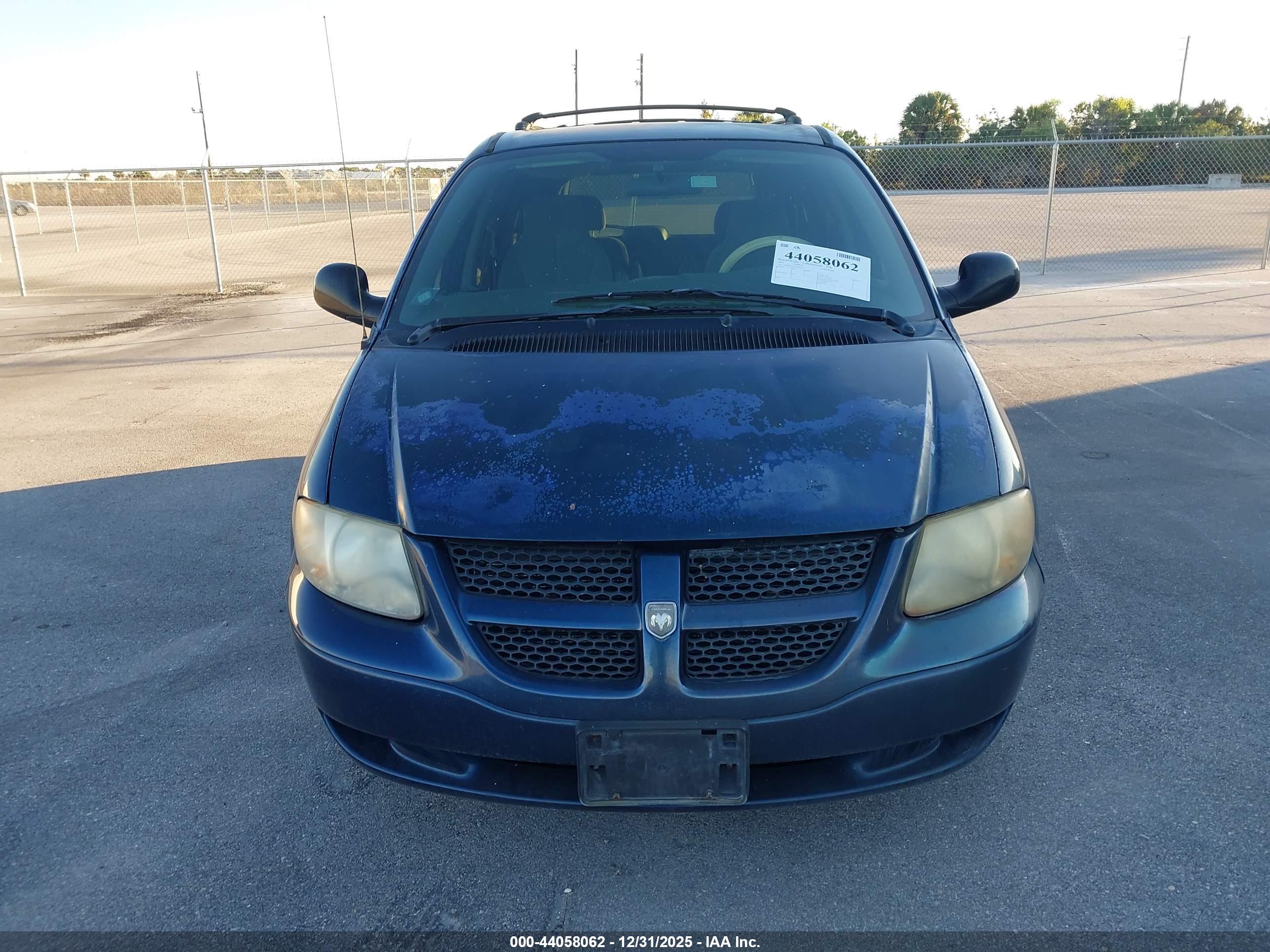 DODGE CARAVAN image 6