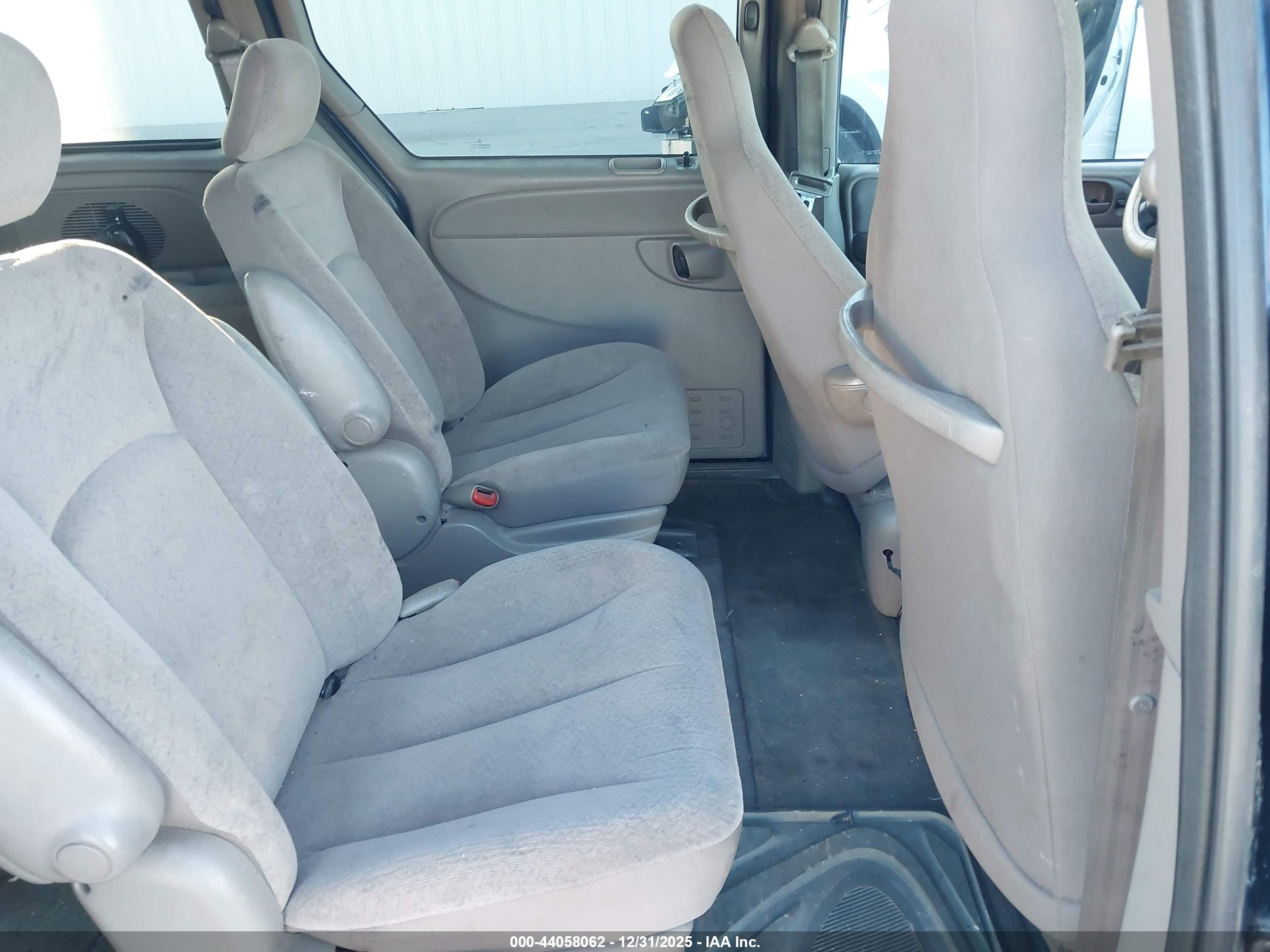 DODGE CARAVAN image 8