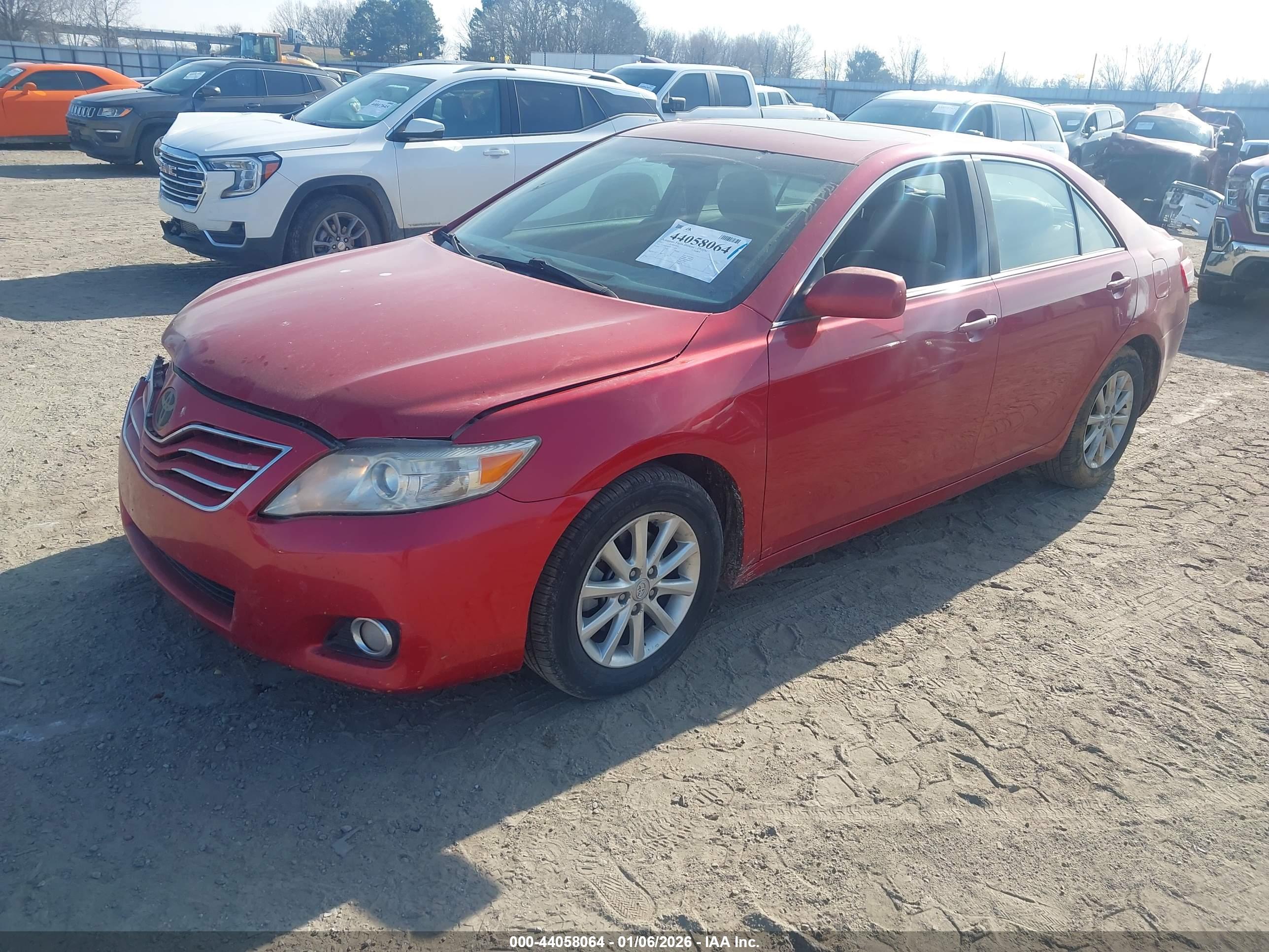 TOYOTA CAMRY image 2