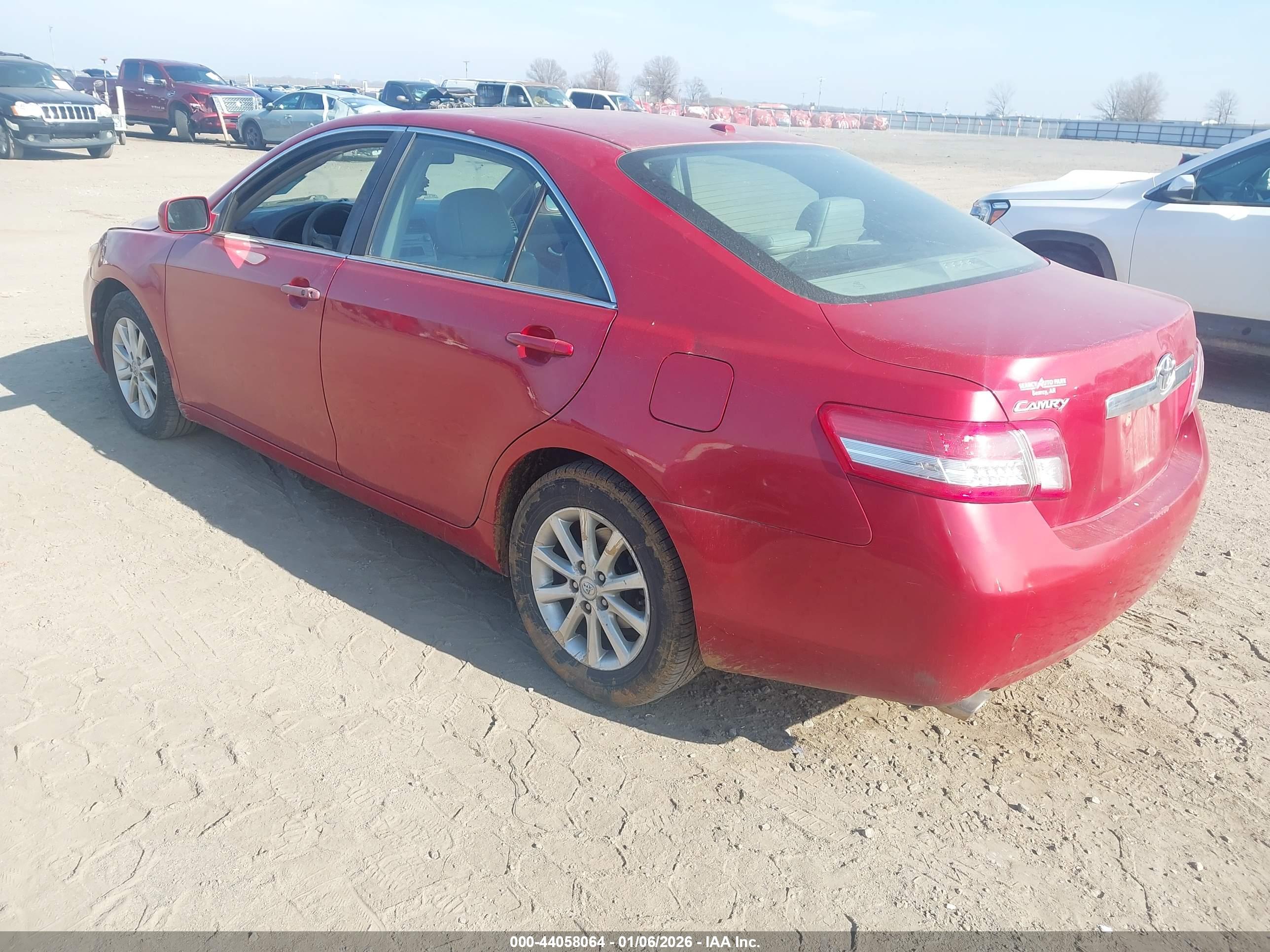 TOYOTA CAMRY image 3