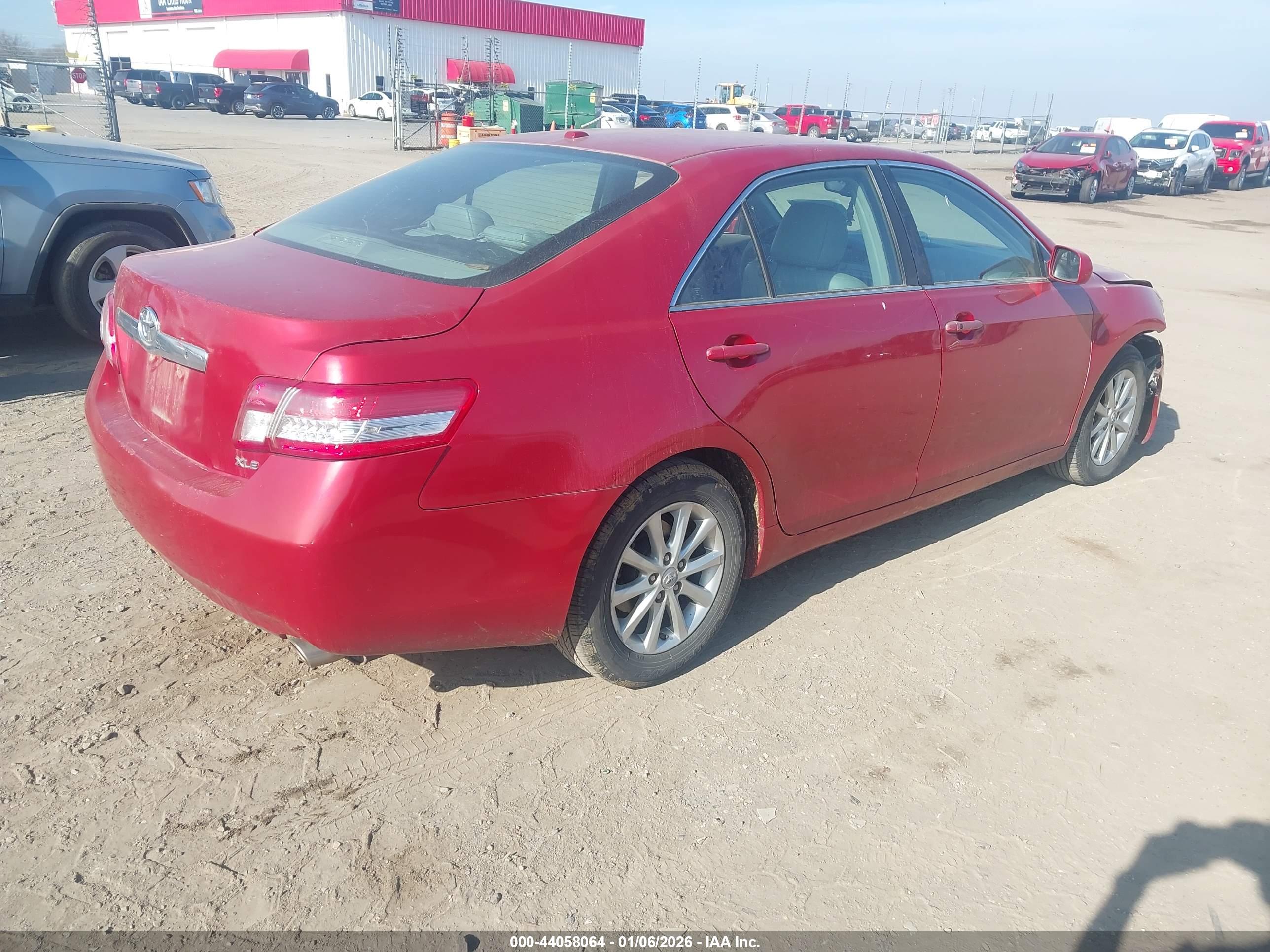TOYOTA CAMRY image 4