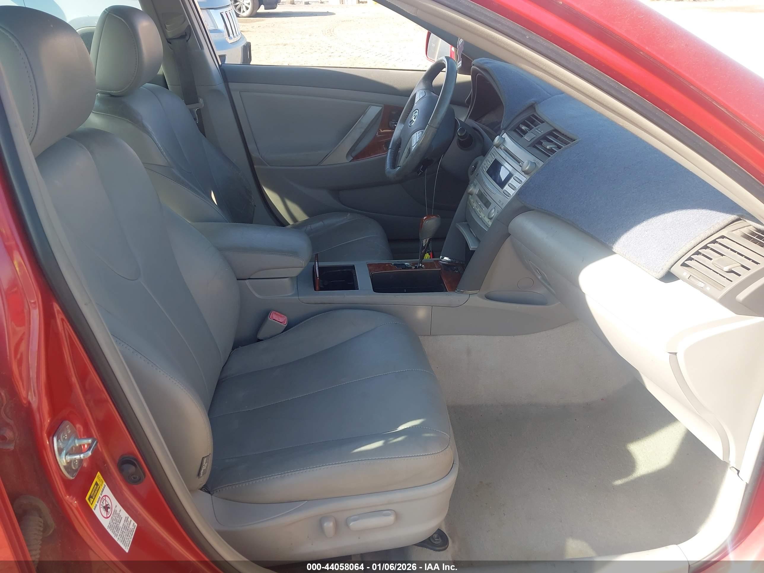 TOYOTA CAMRY image 5