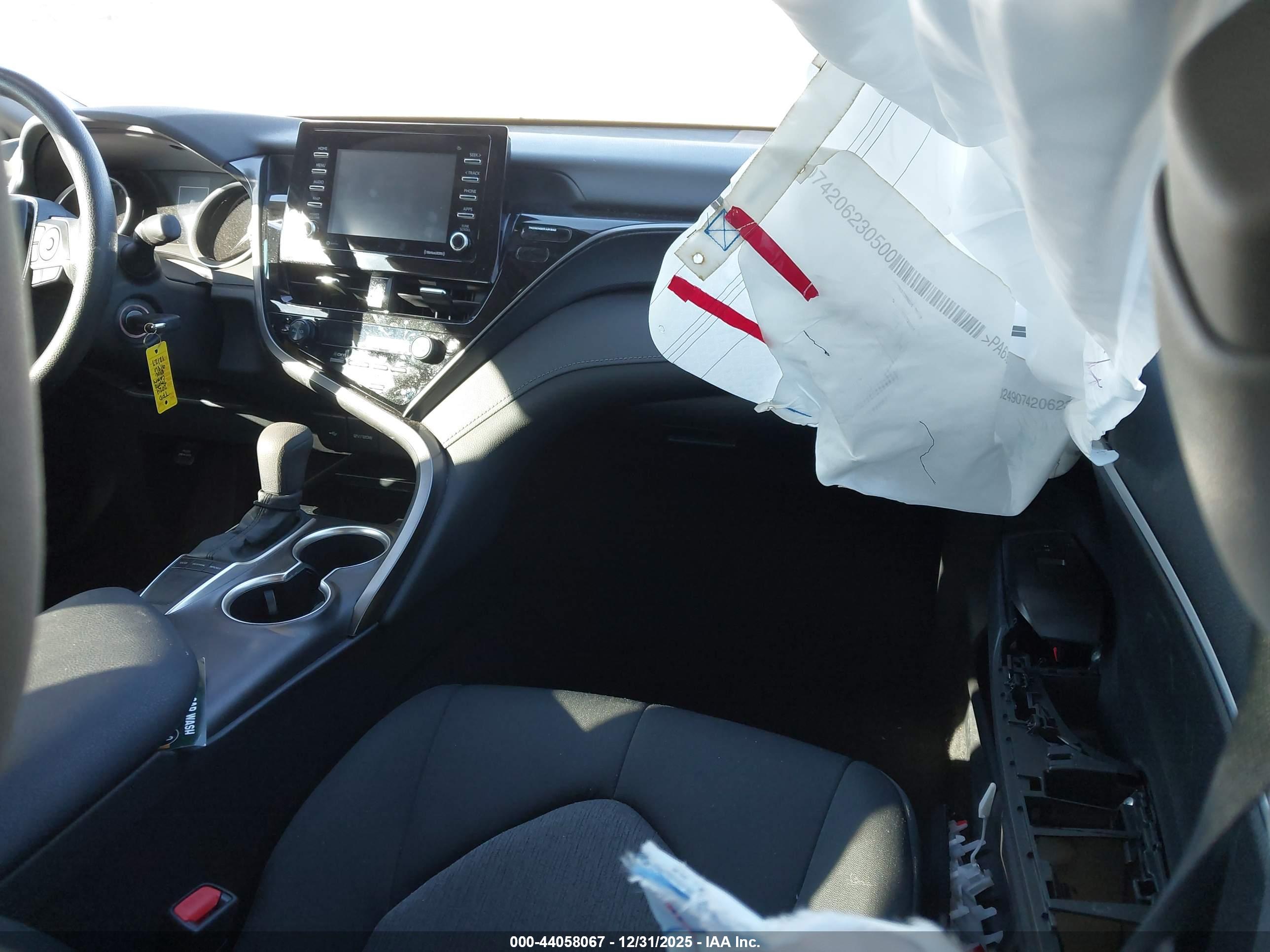 TOYOTA CAMRY image 5