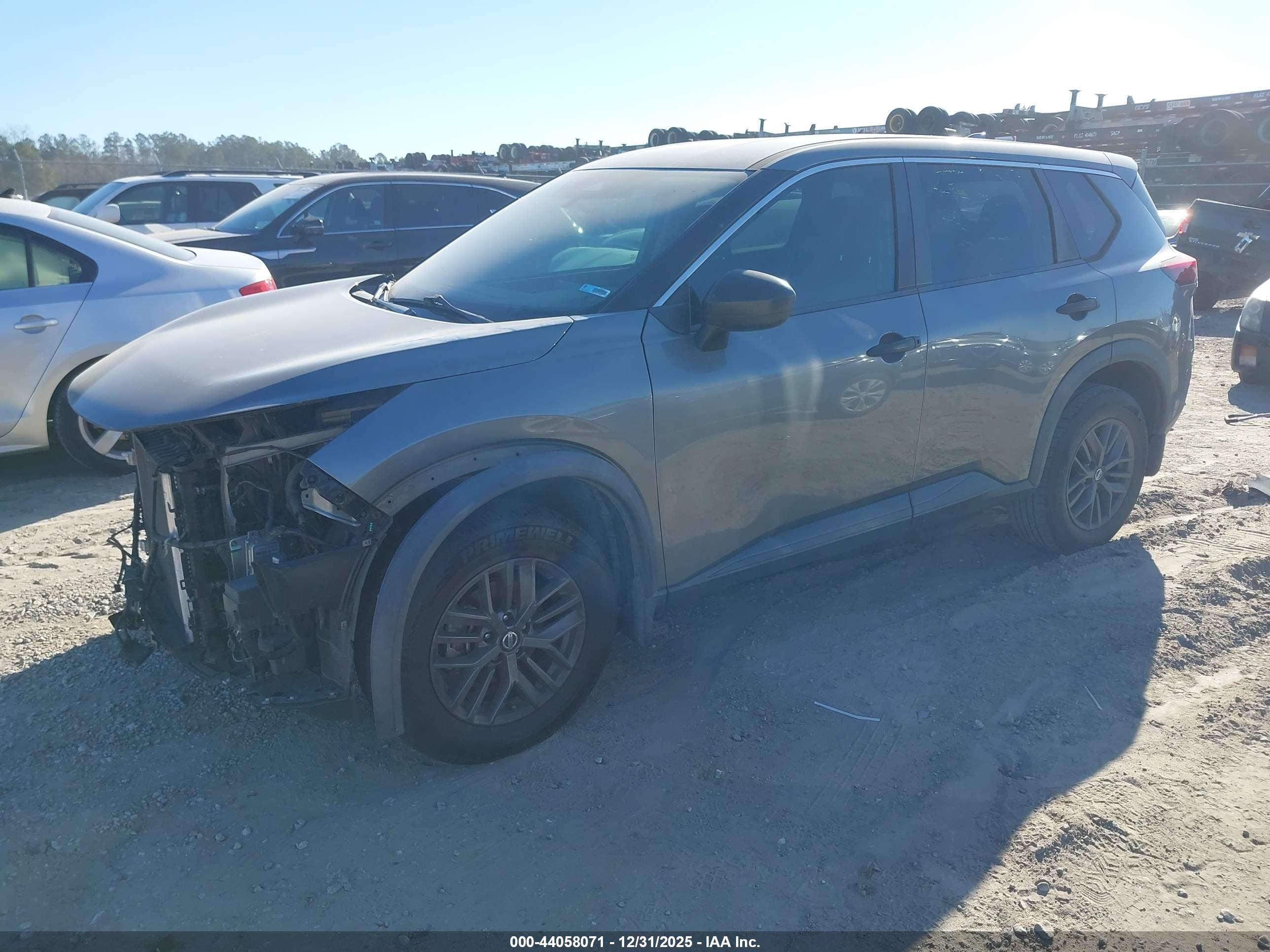 NISSAN ROGUE image 2
