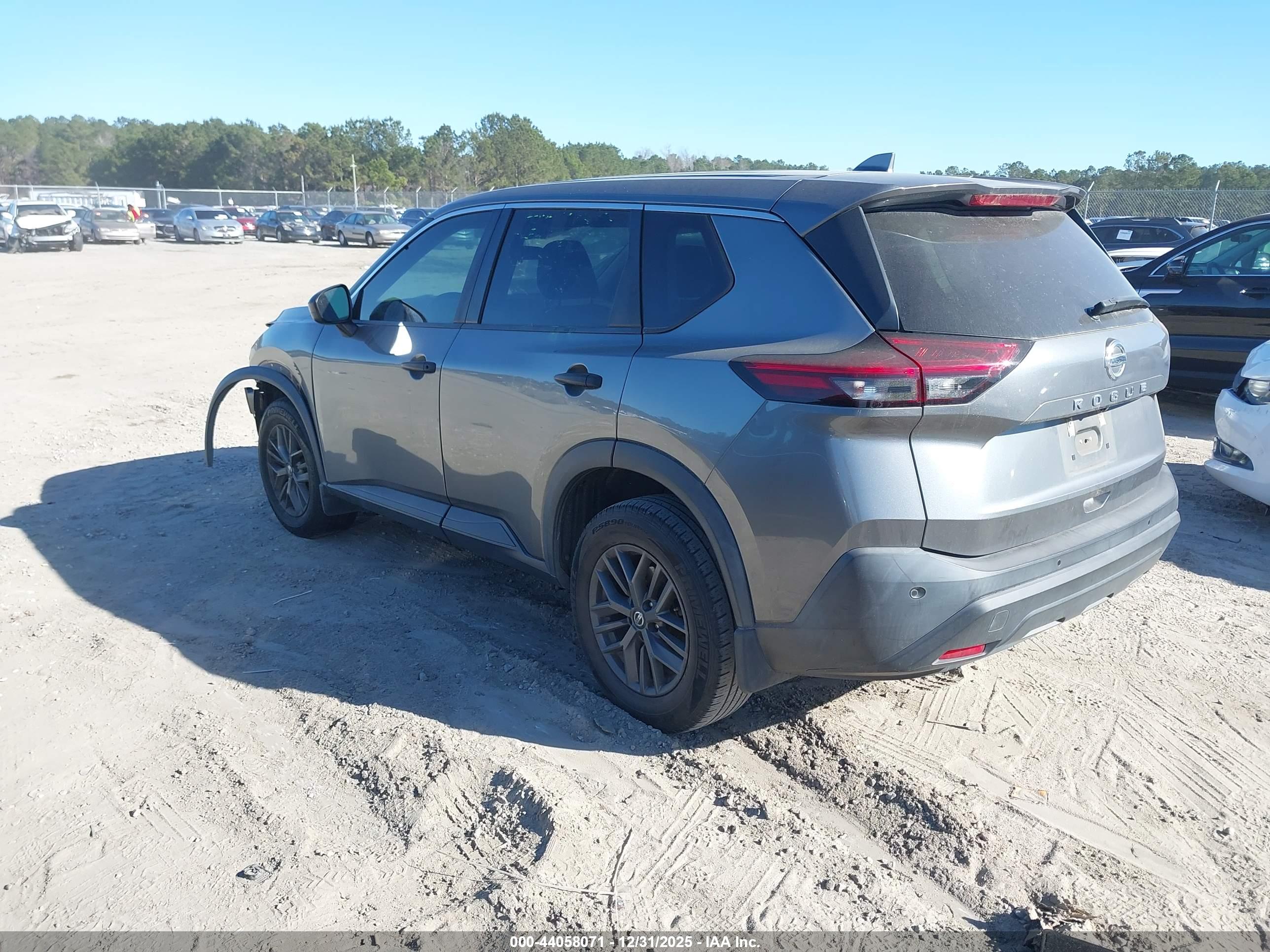 NISSAN ROGUE image 3