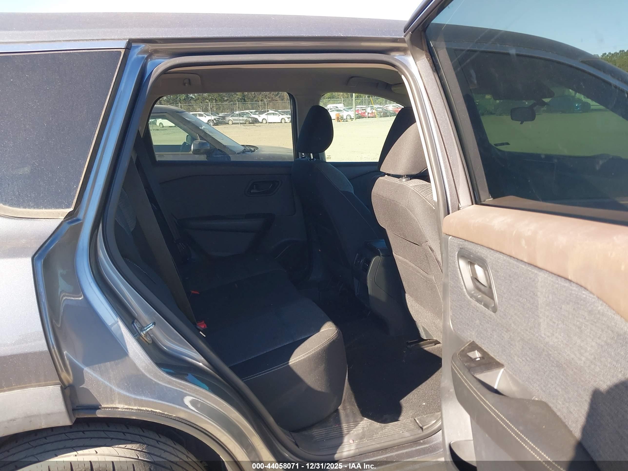 NISSAN ROGUE image 8