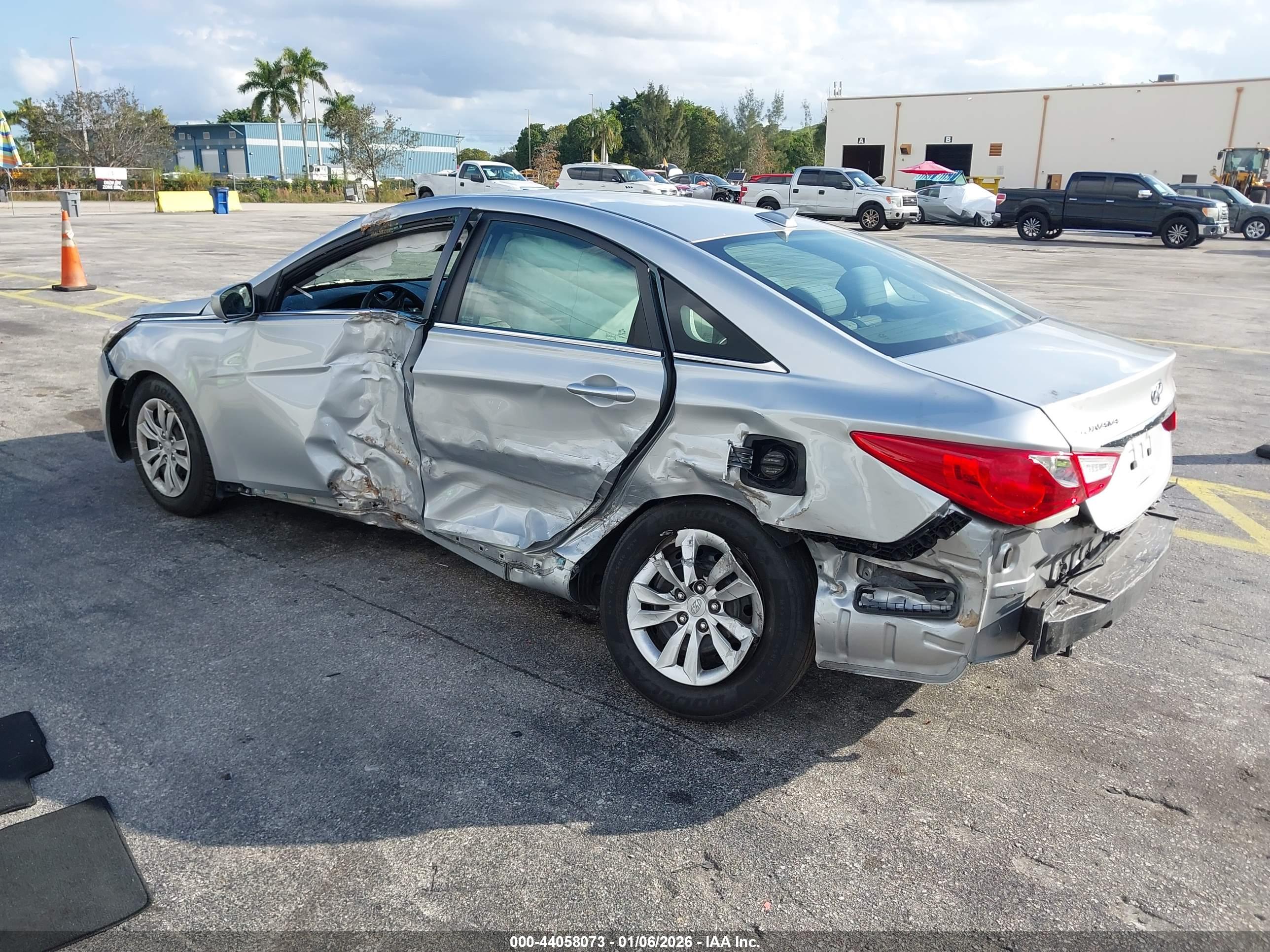 HYUNDAI SONATA image 3