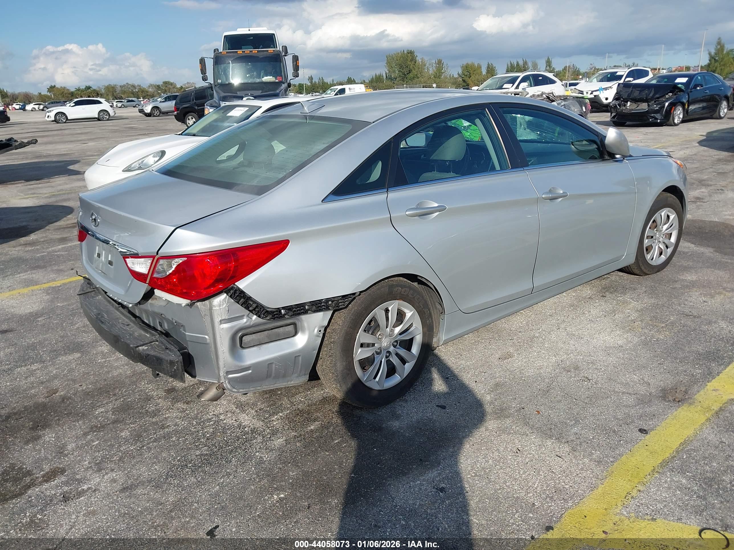HYUNDAI SONATA image 4