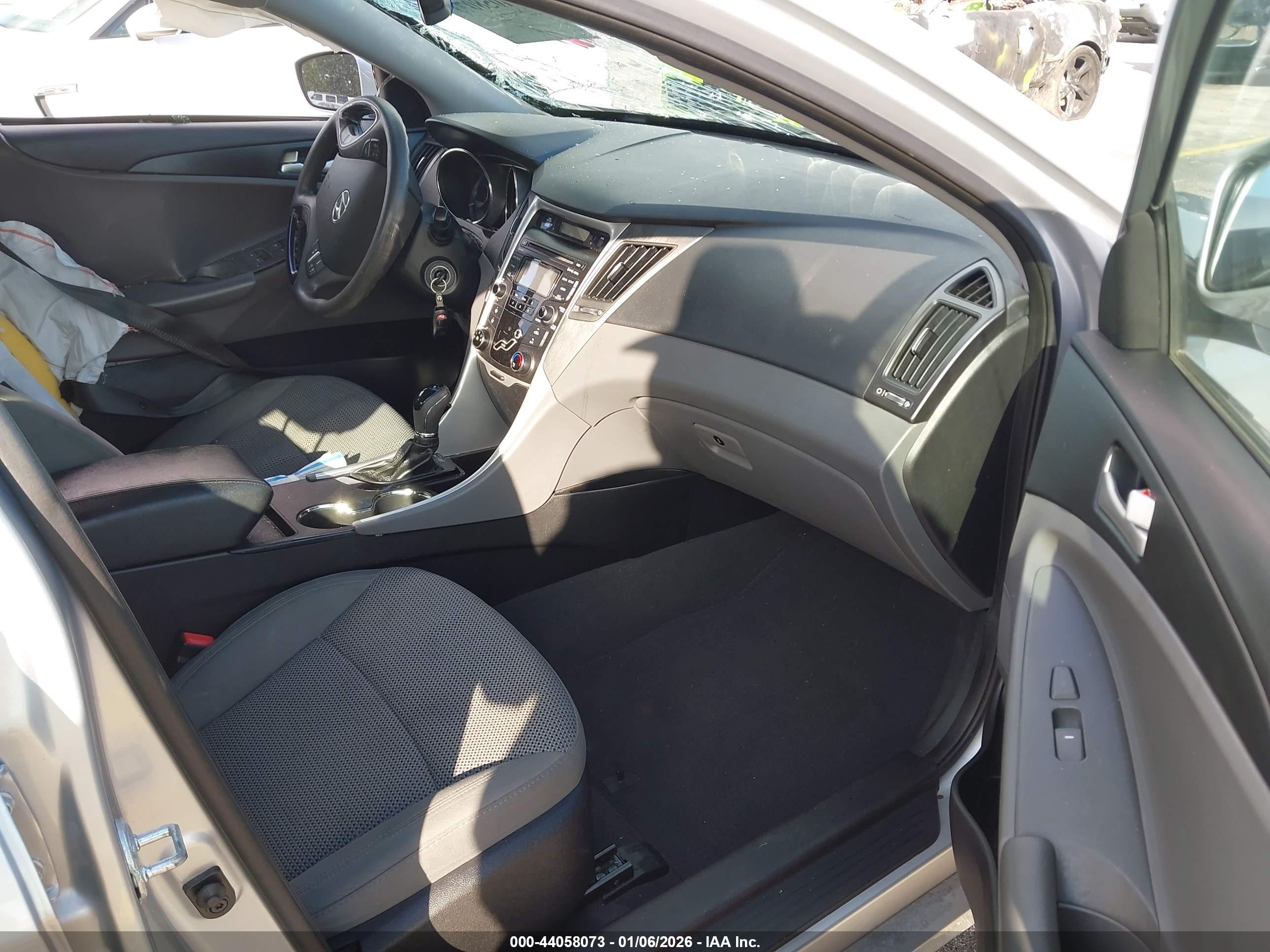 HYUNDAI SONATA image 5