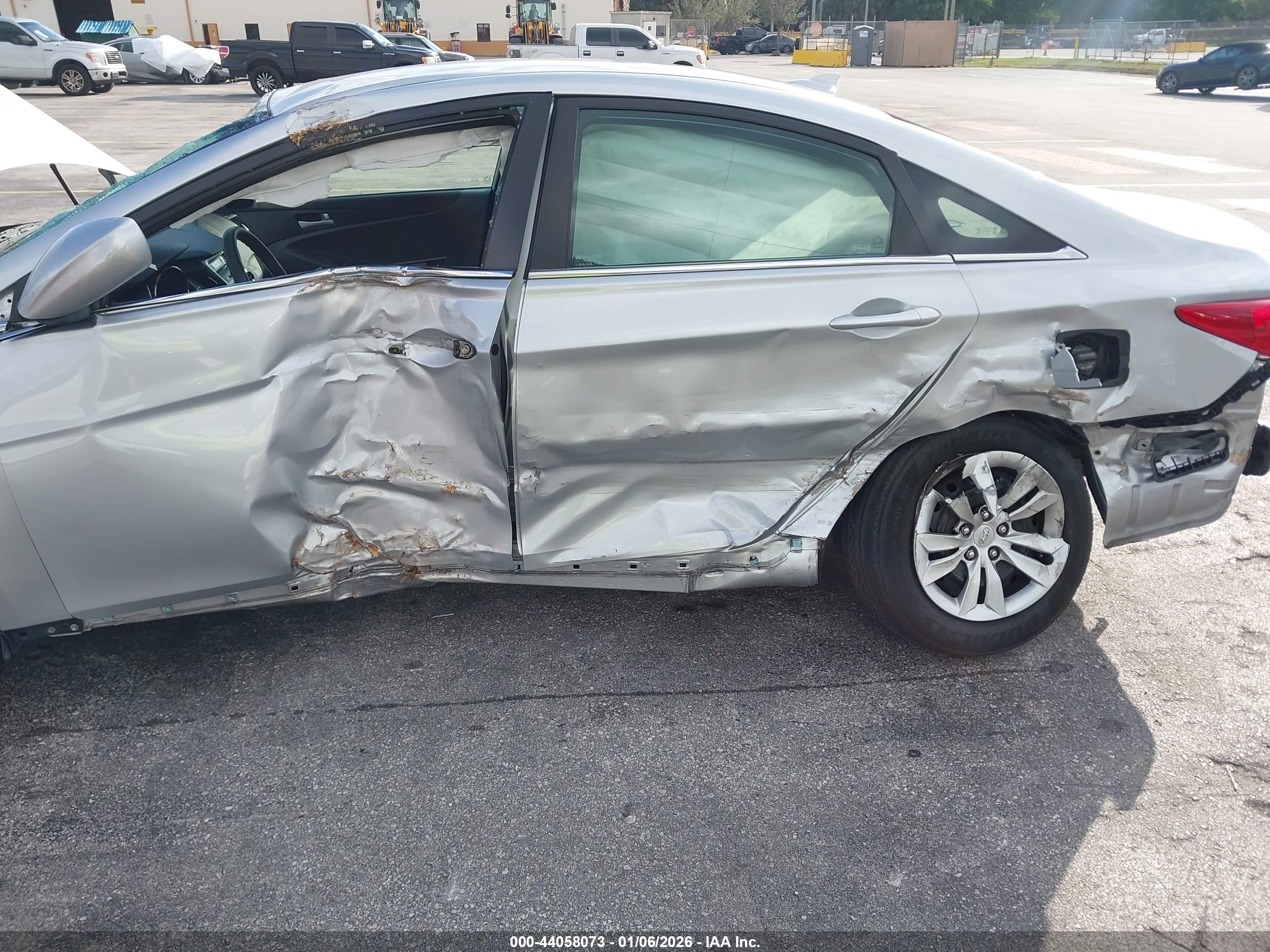 HYUNDAI SONATA image 6