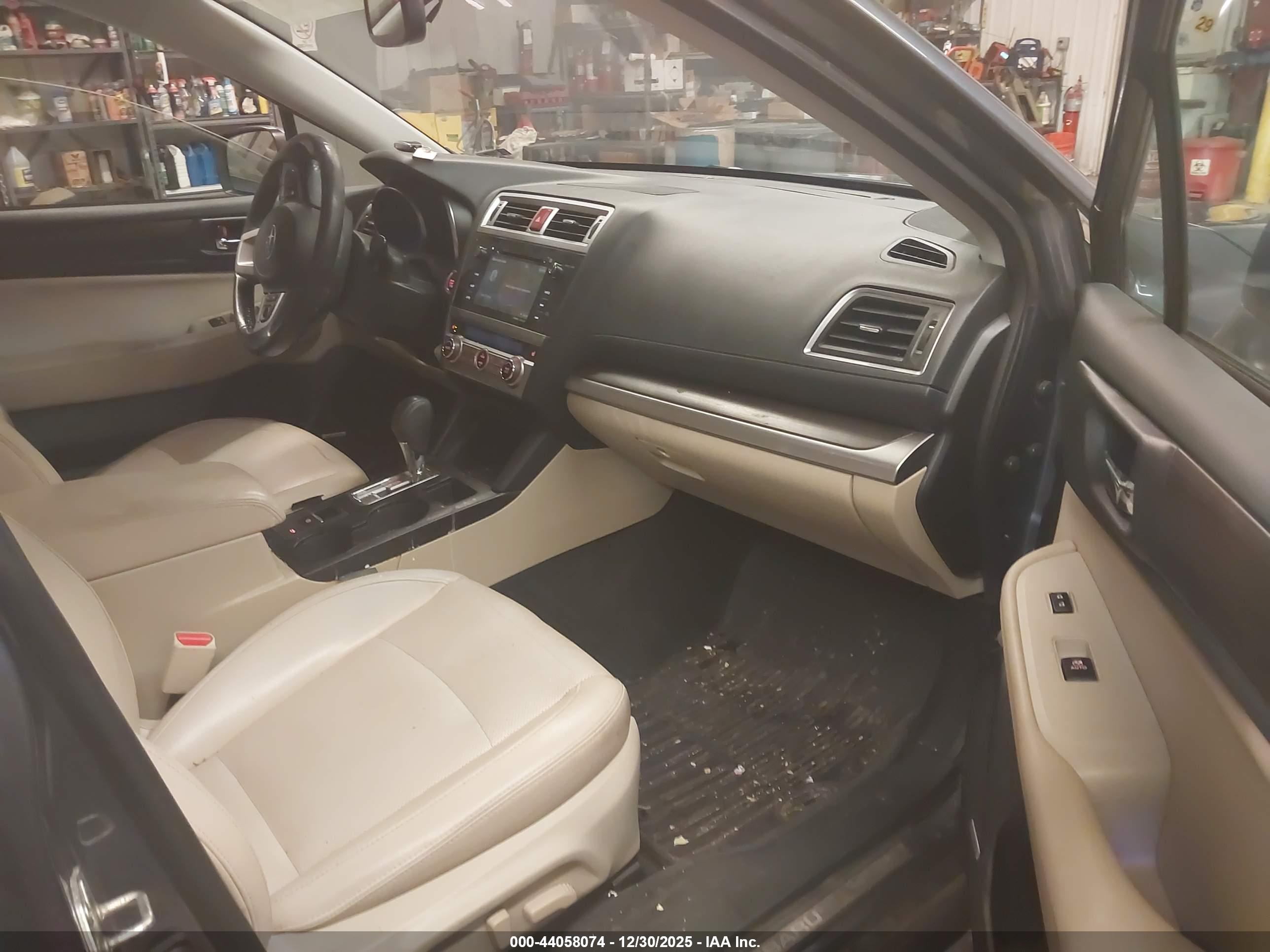 SUBARU LEGACY image 5