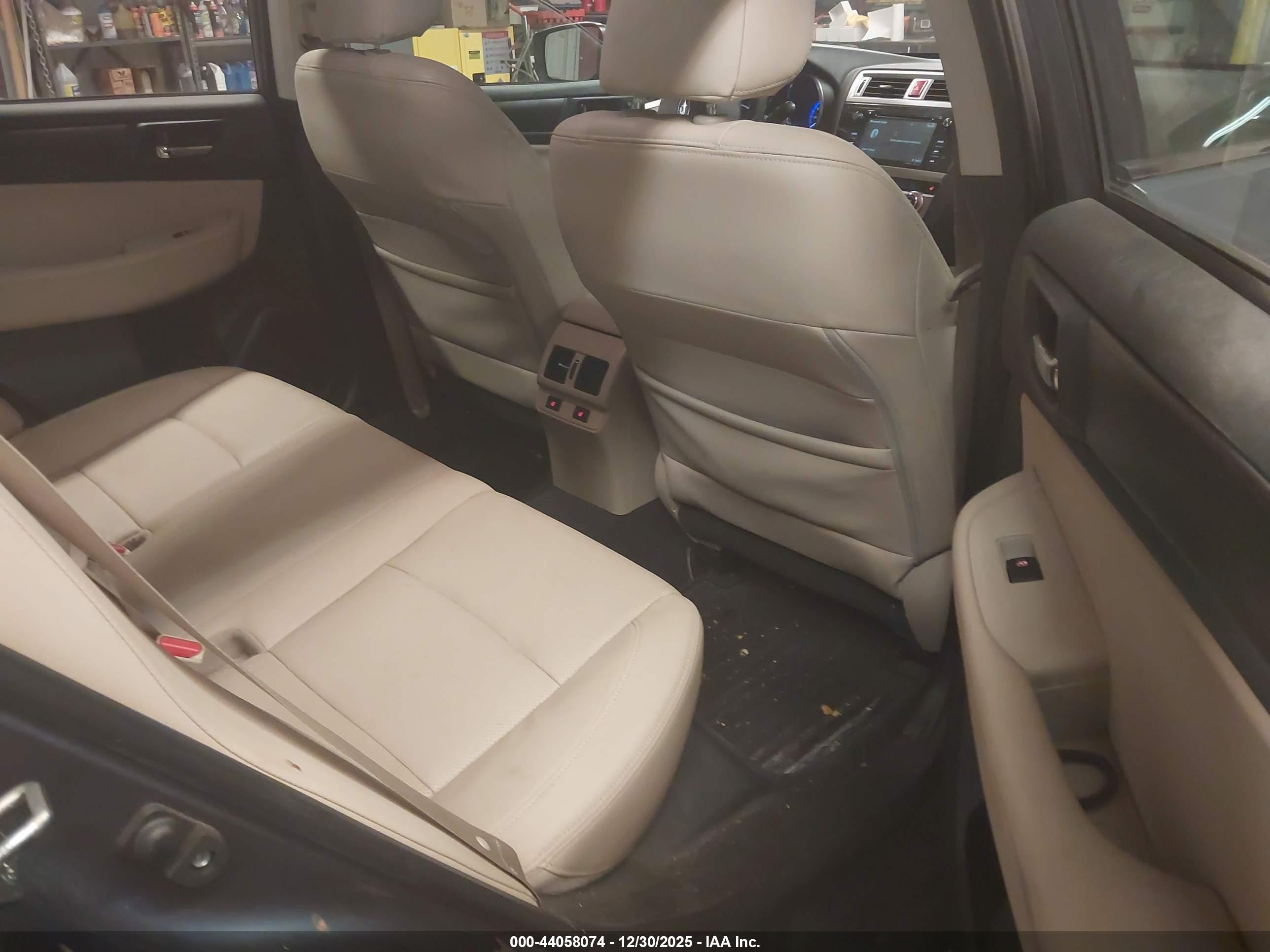 SUBARU LEGACY image 8