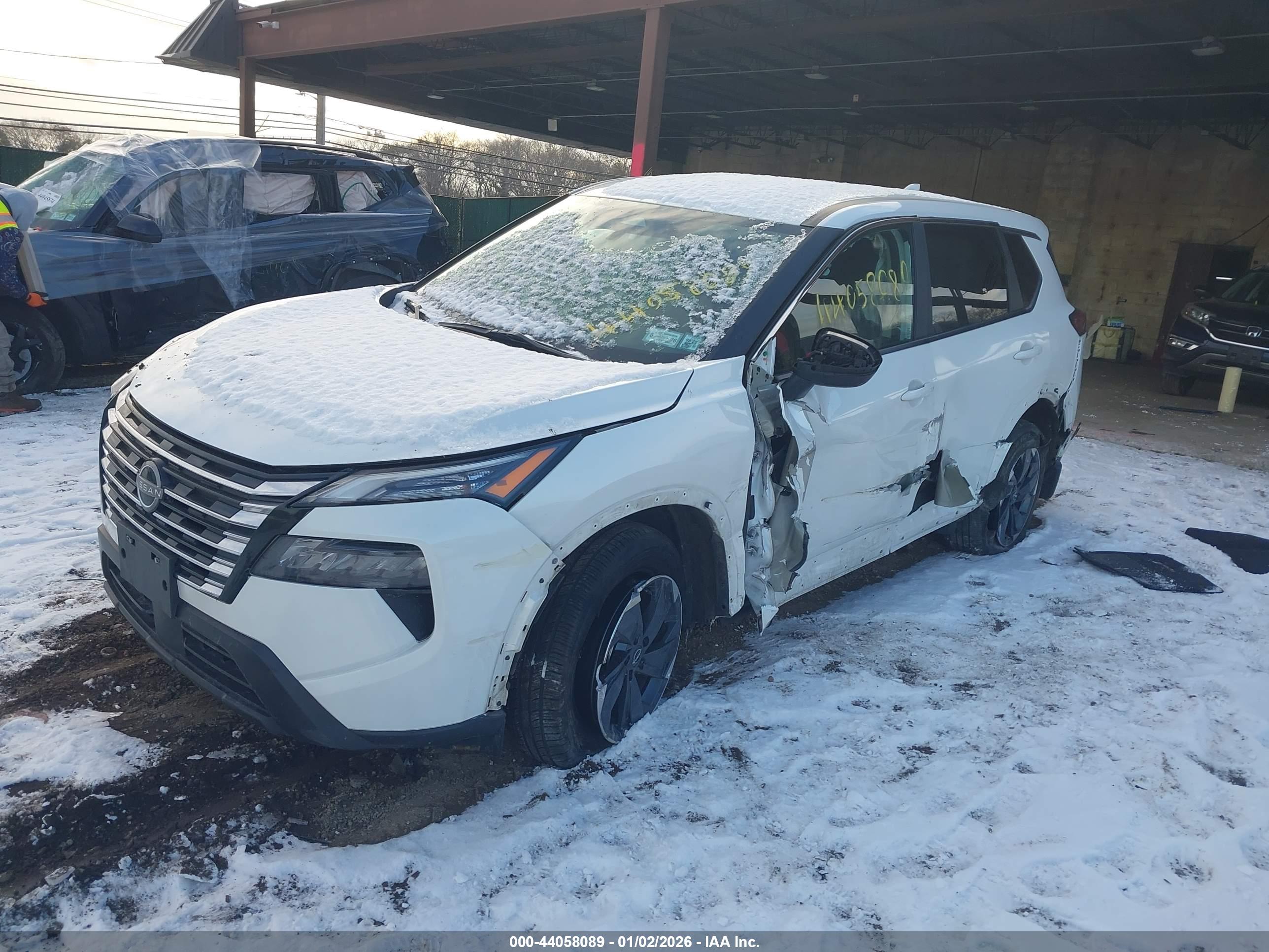 NISSAN ROGUE image 2