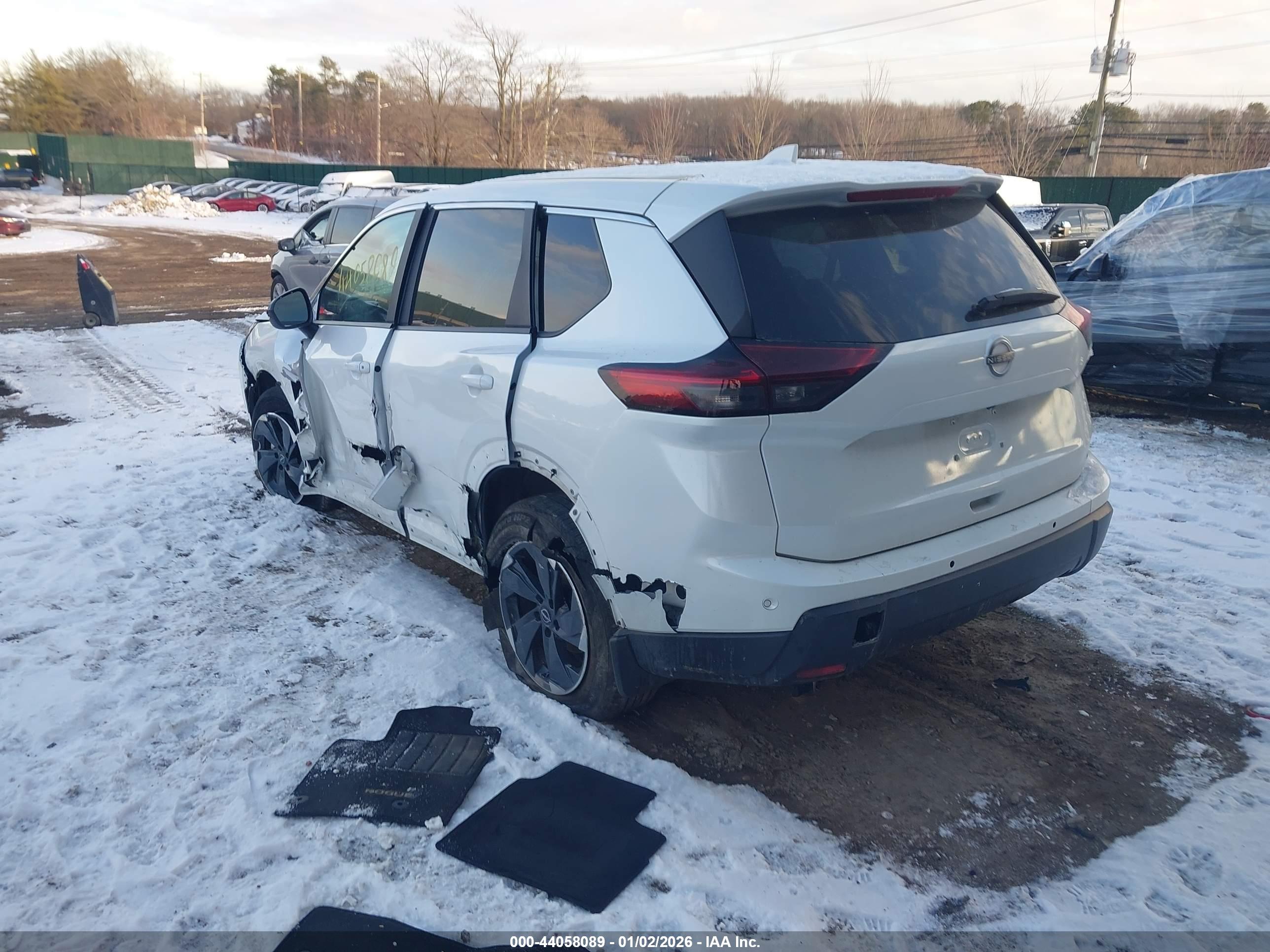 NISSAN ROGUE image 3