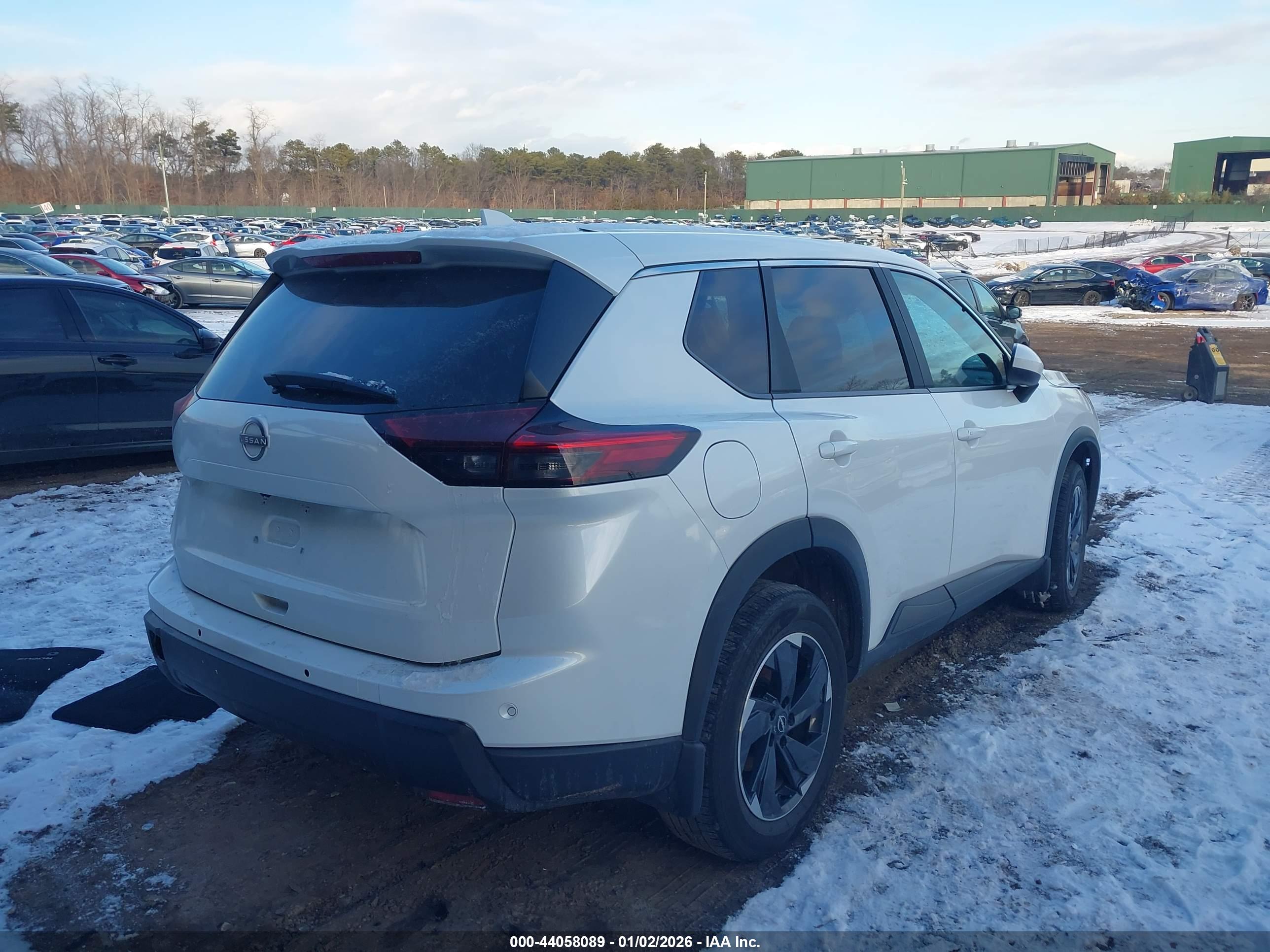 NISSAN ROGUE image 4