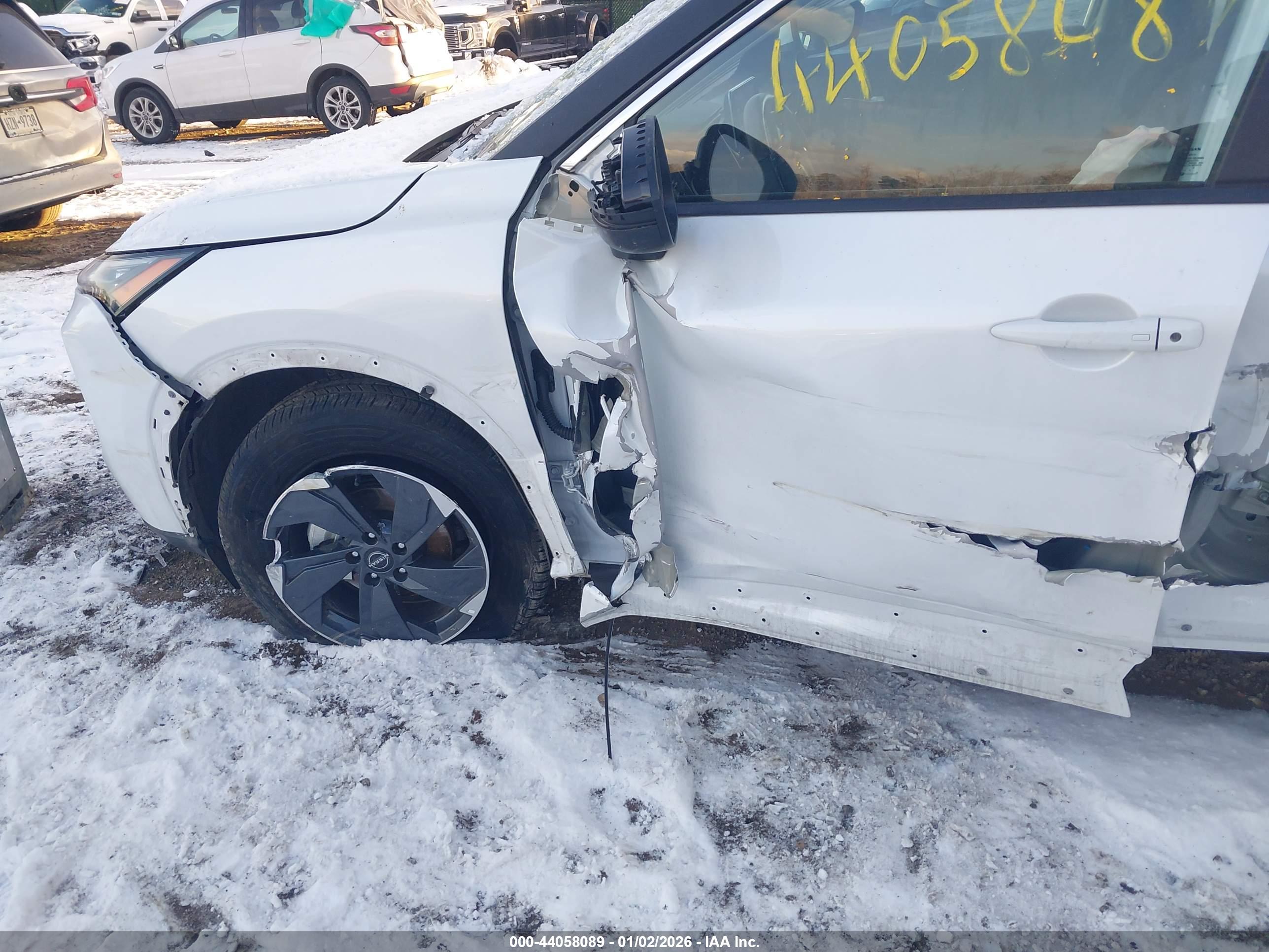 NISSAN ROGUE image 6