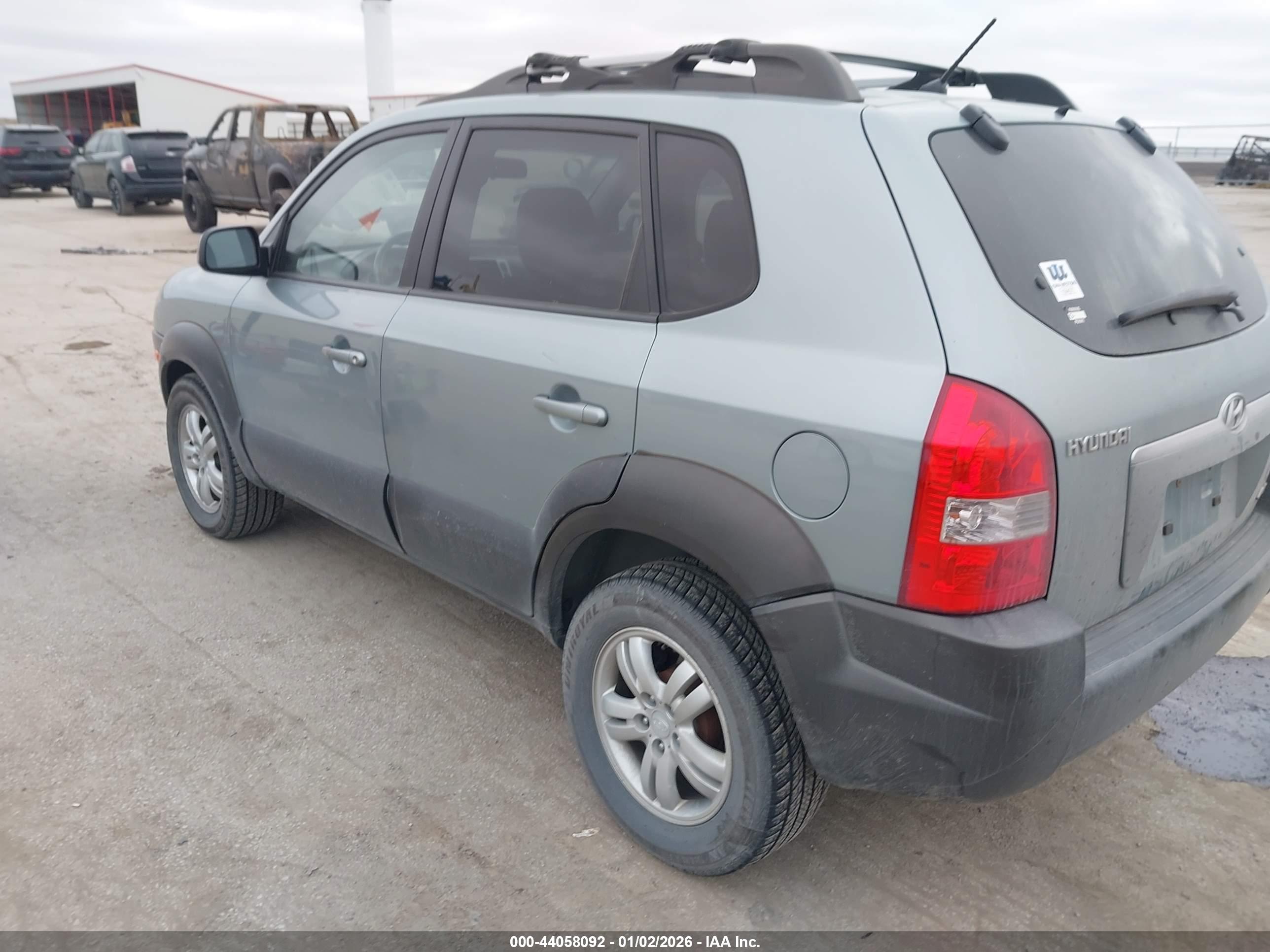 HYUNDAI TUCSON image 3
