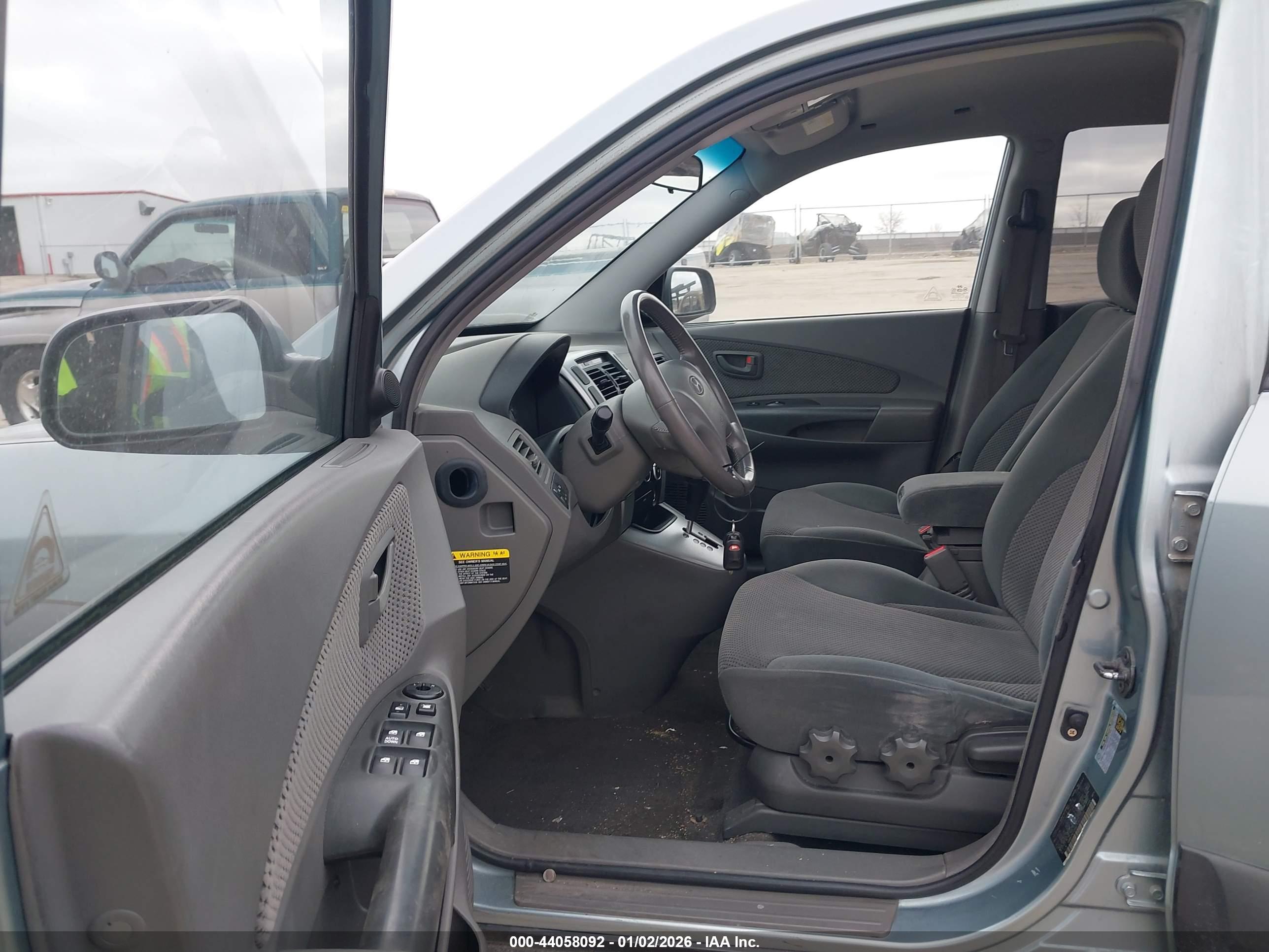 HYUNDAI TUCSON image 5