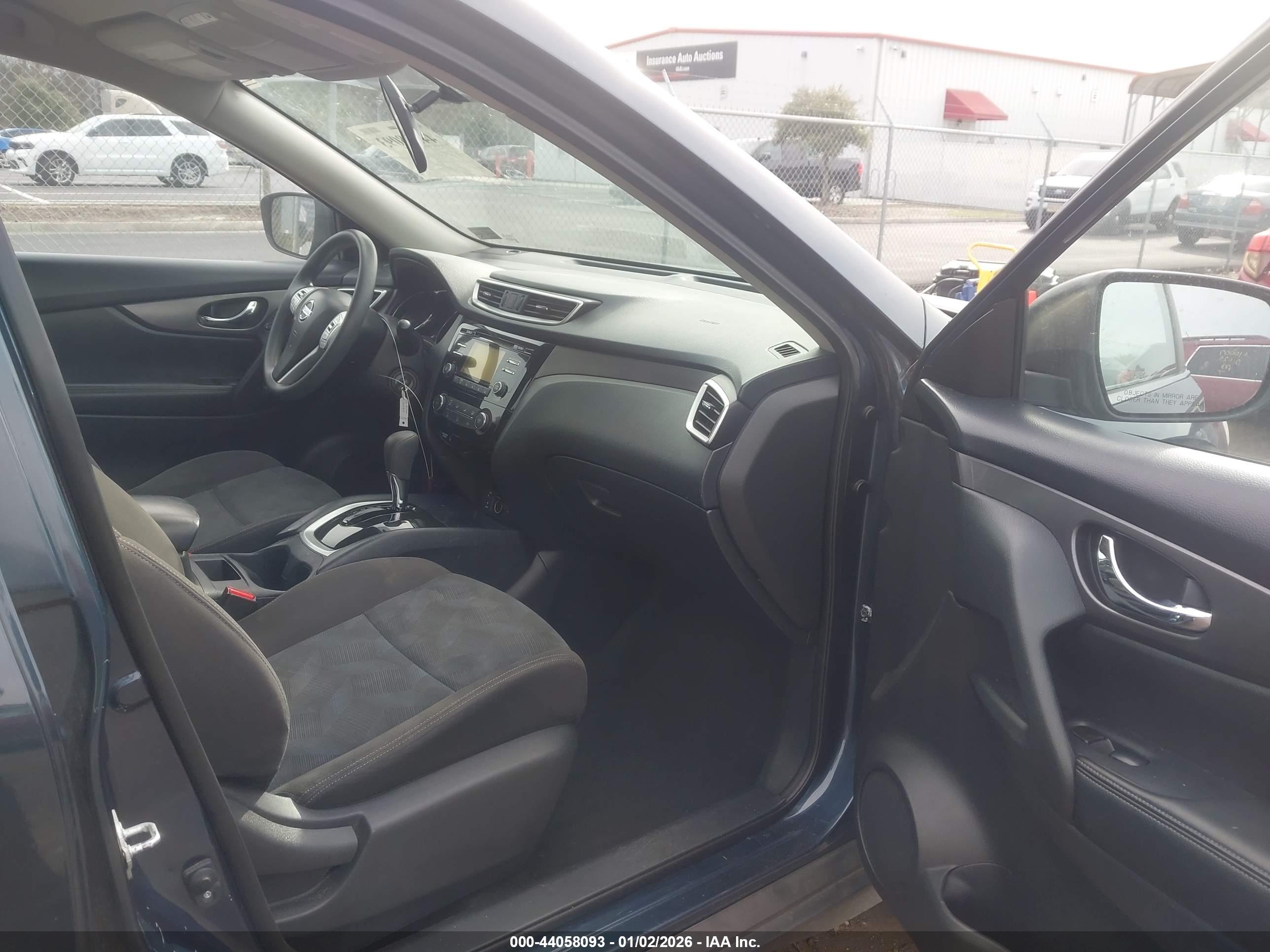 NISSAN ROGUE image 5