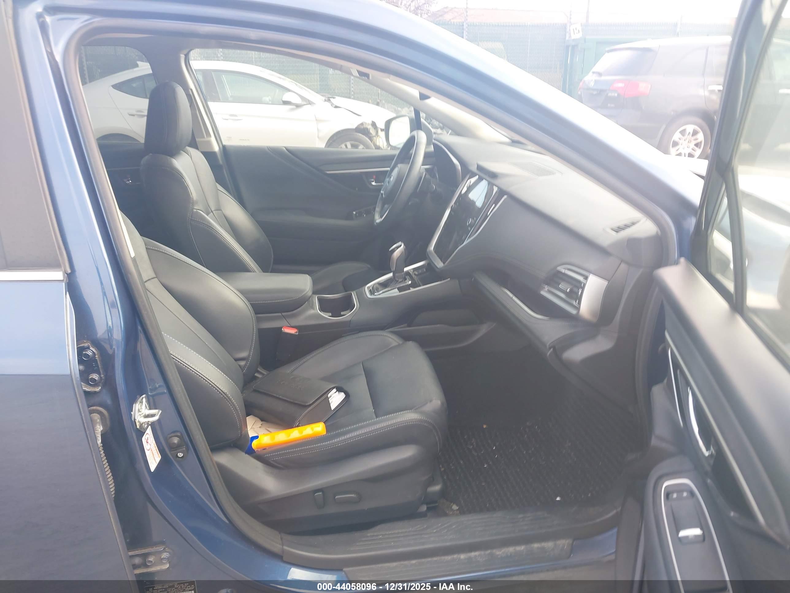 SUBARU OUTBACK image 5