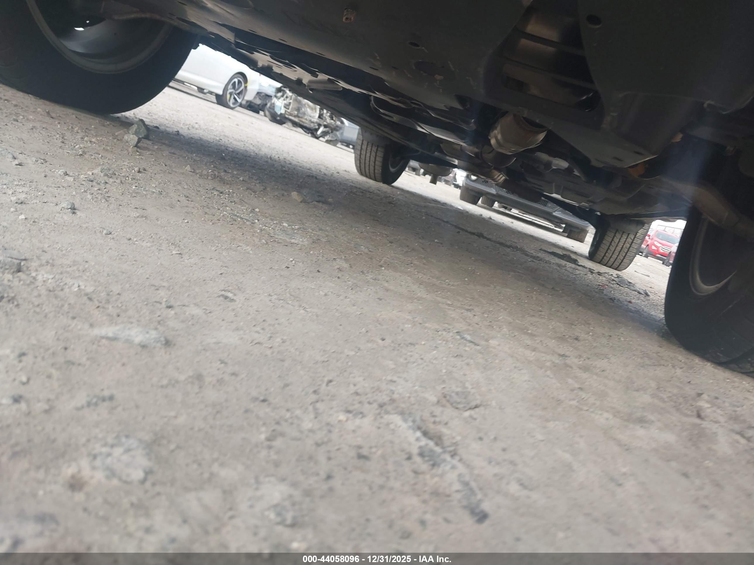 SUBARU OUTBACK image 6