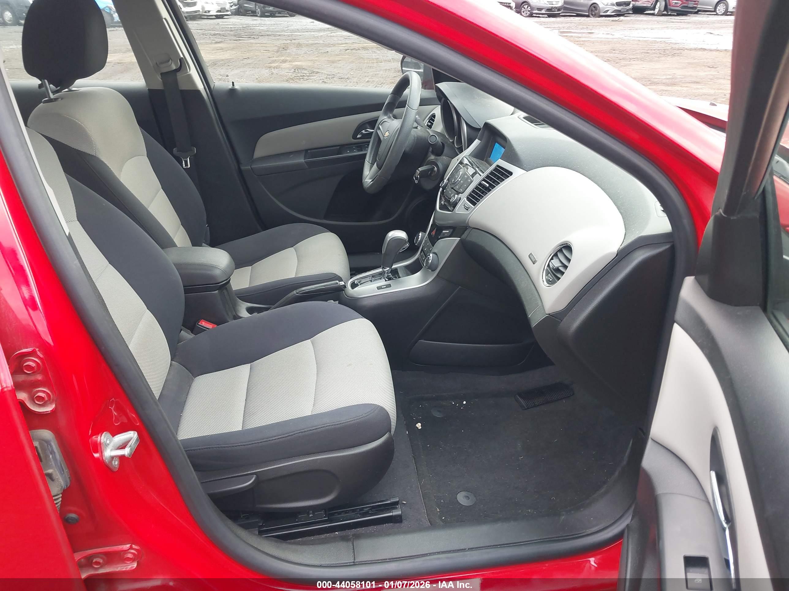 CHEVROLET CRUZE image 5