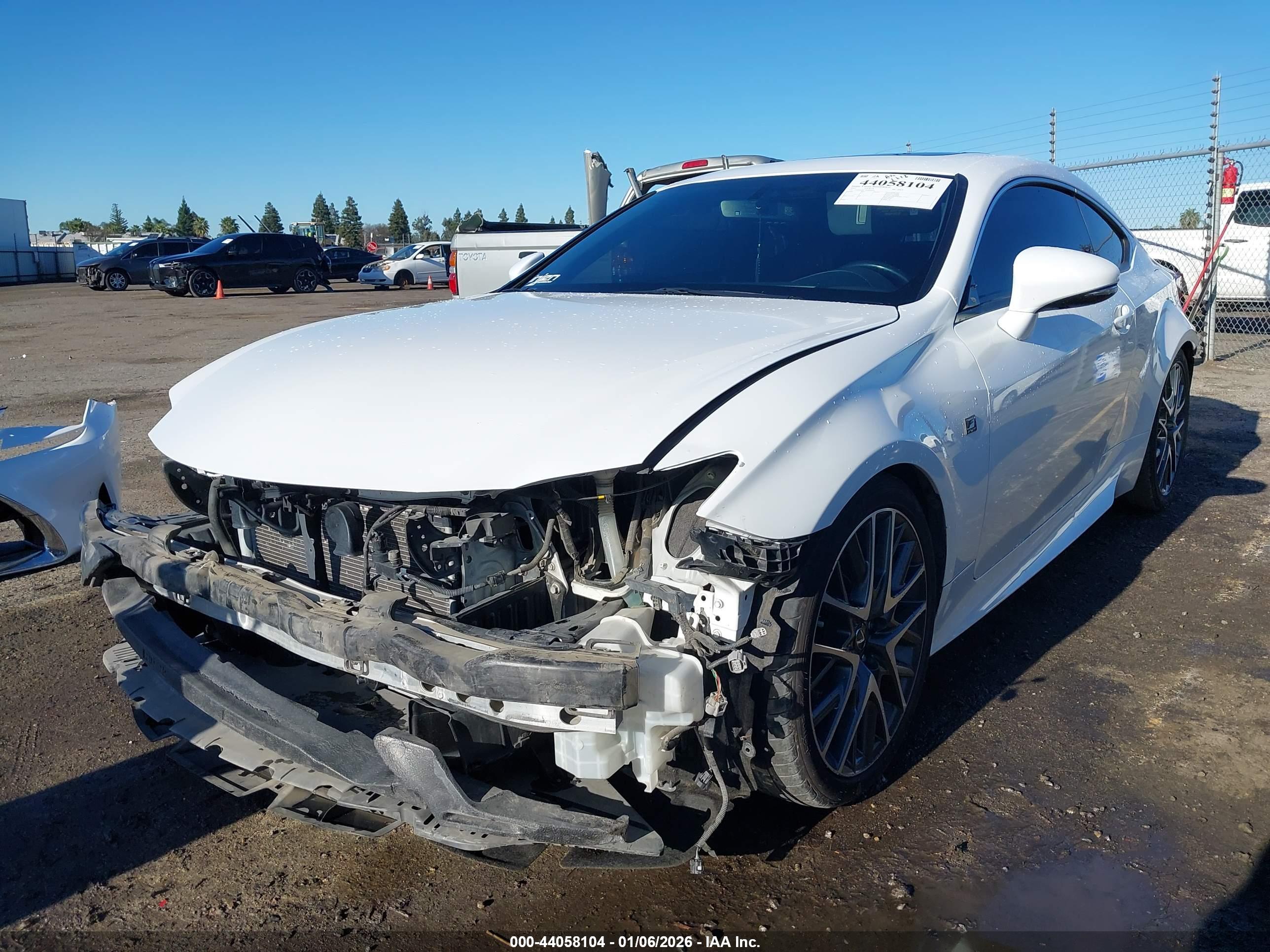 LEXUS RC image 2