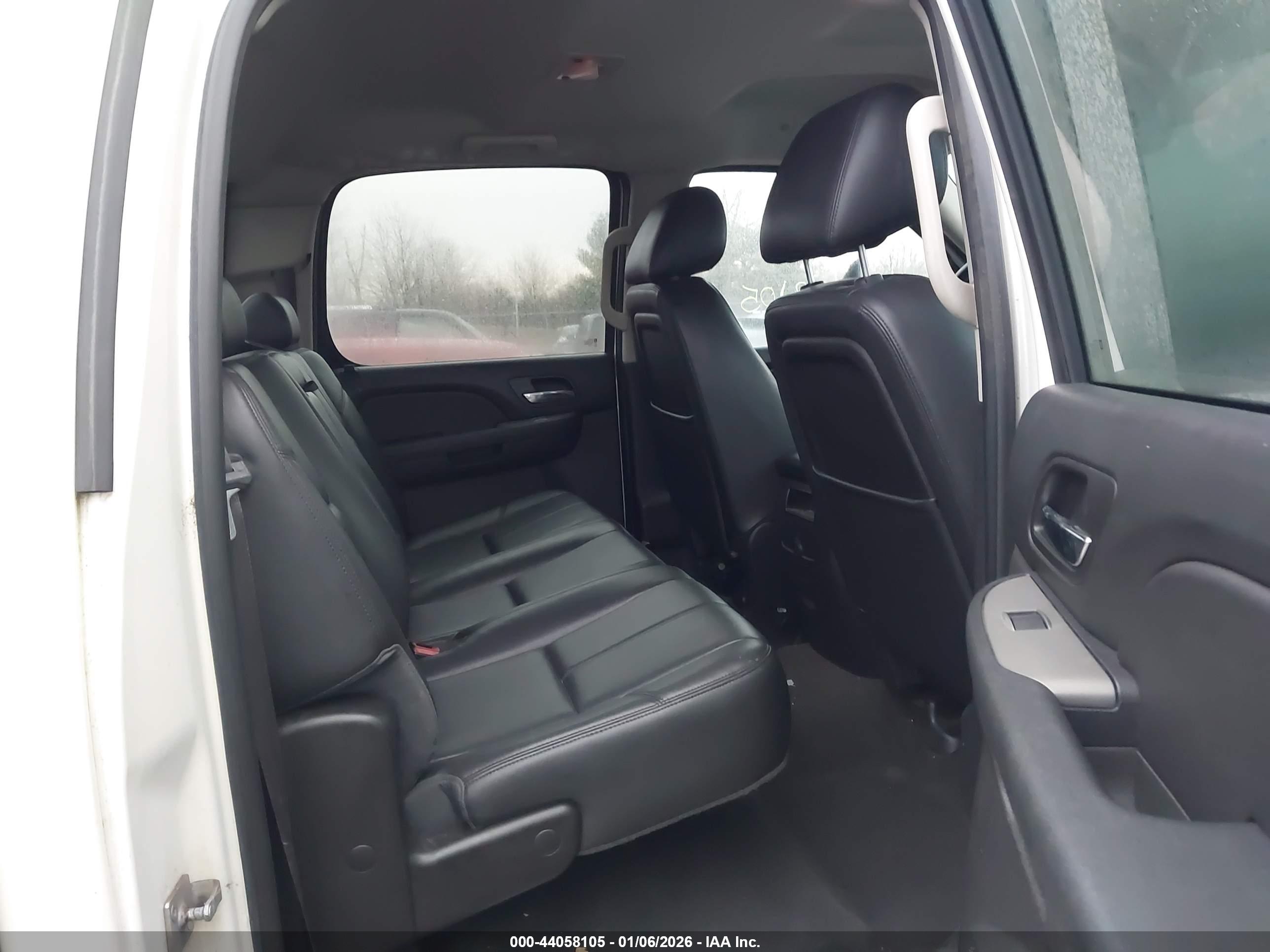 GMC SIERRA image 8
