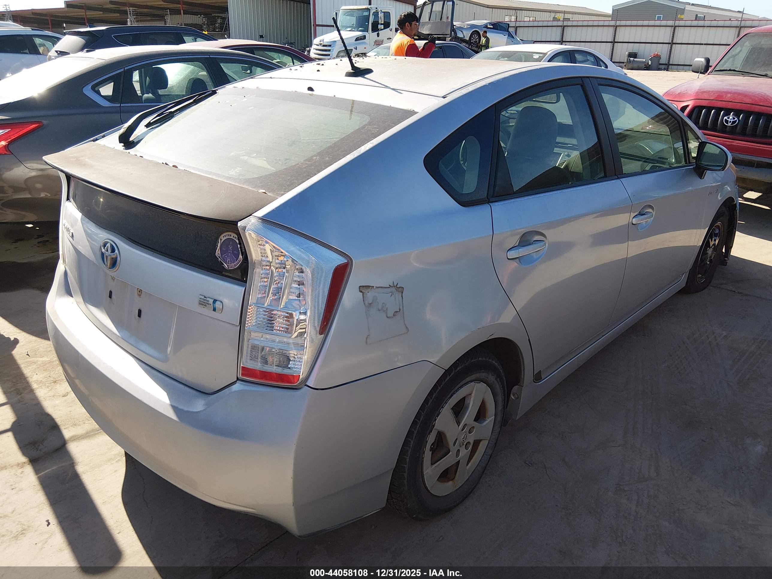 TOYOTA PRIUS image 4