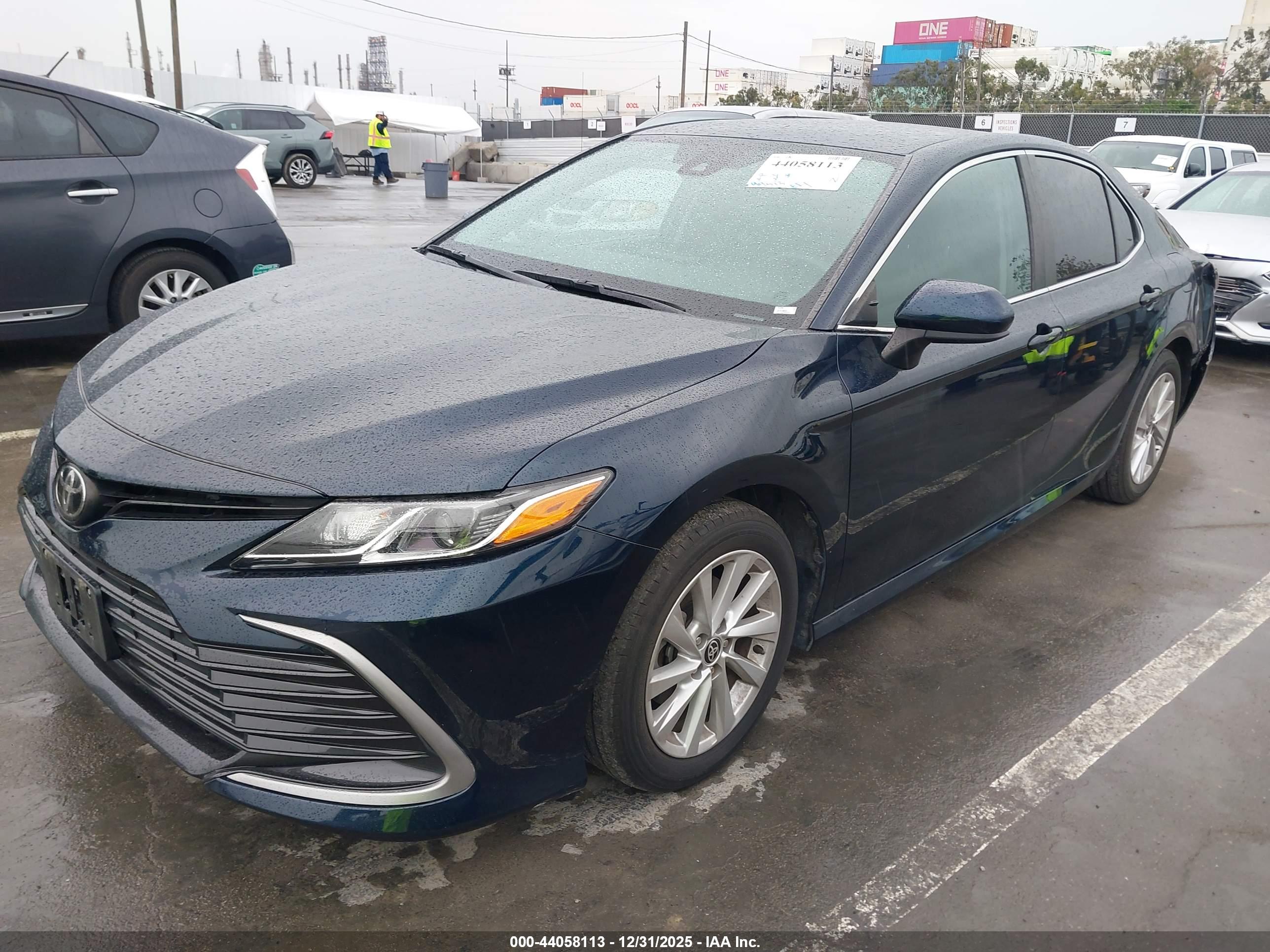 TOYOTA CAMRY image 2