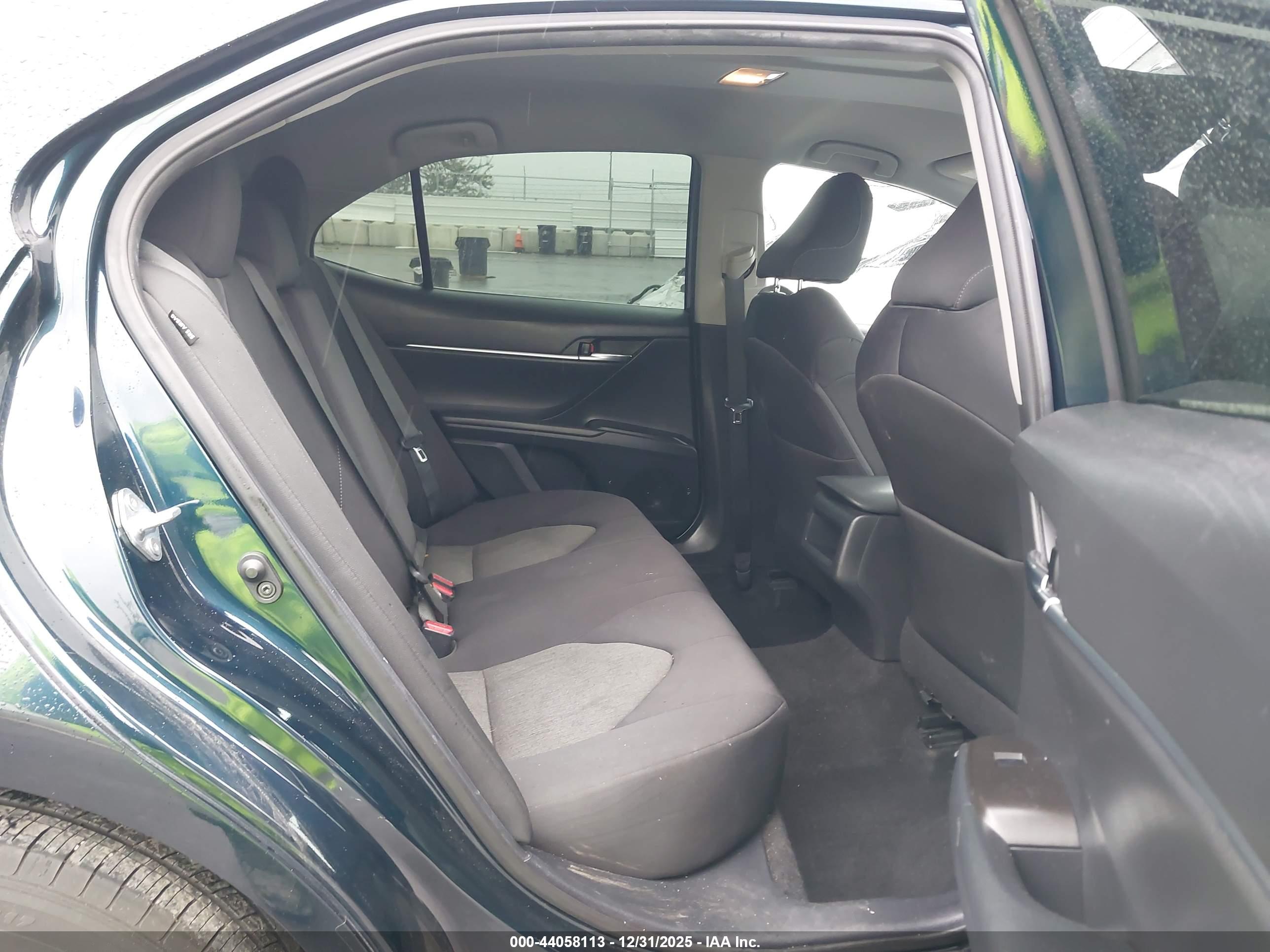 TOYOTA CAMRY image 8