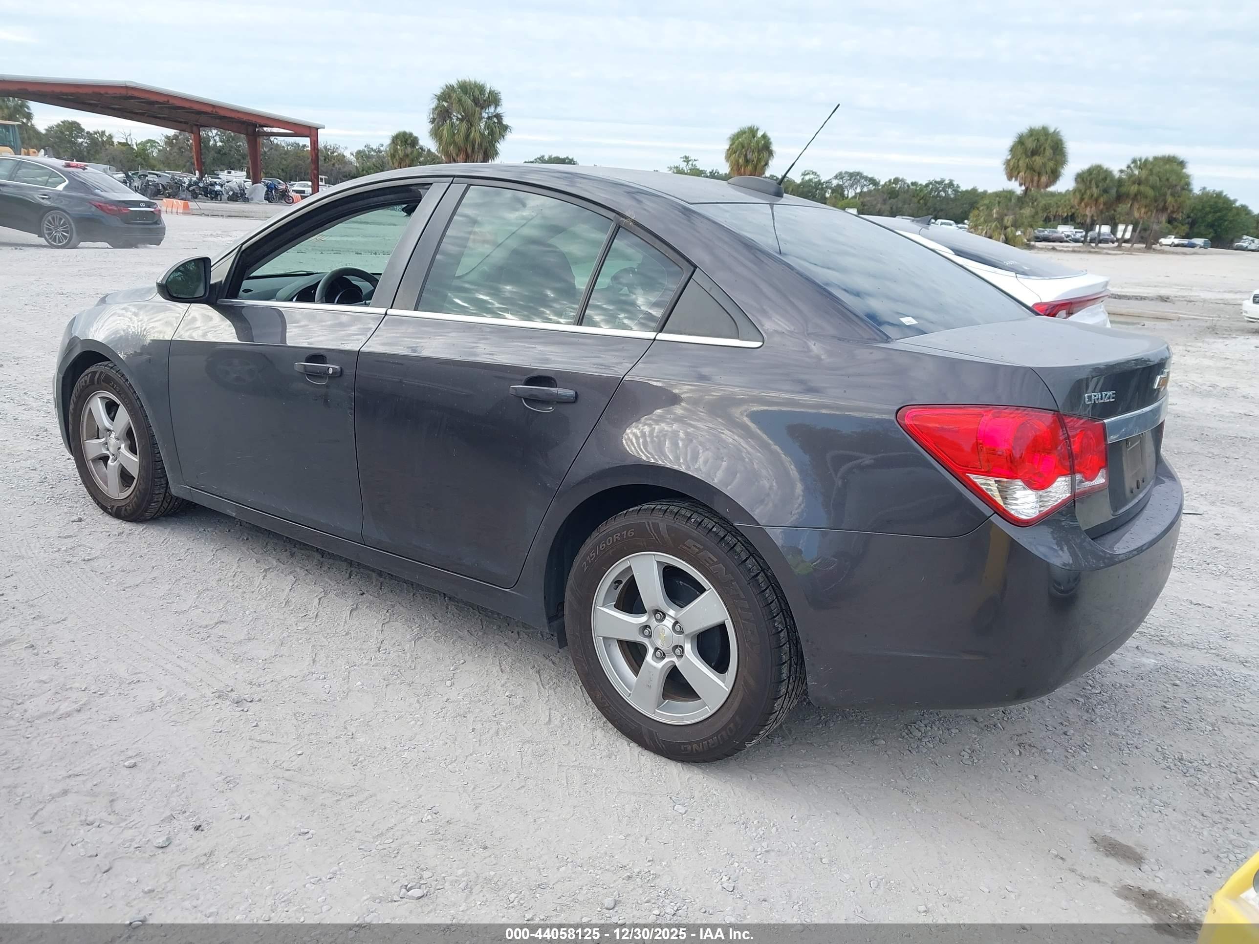 CHEVROLET CRUZE image 3