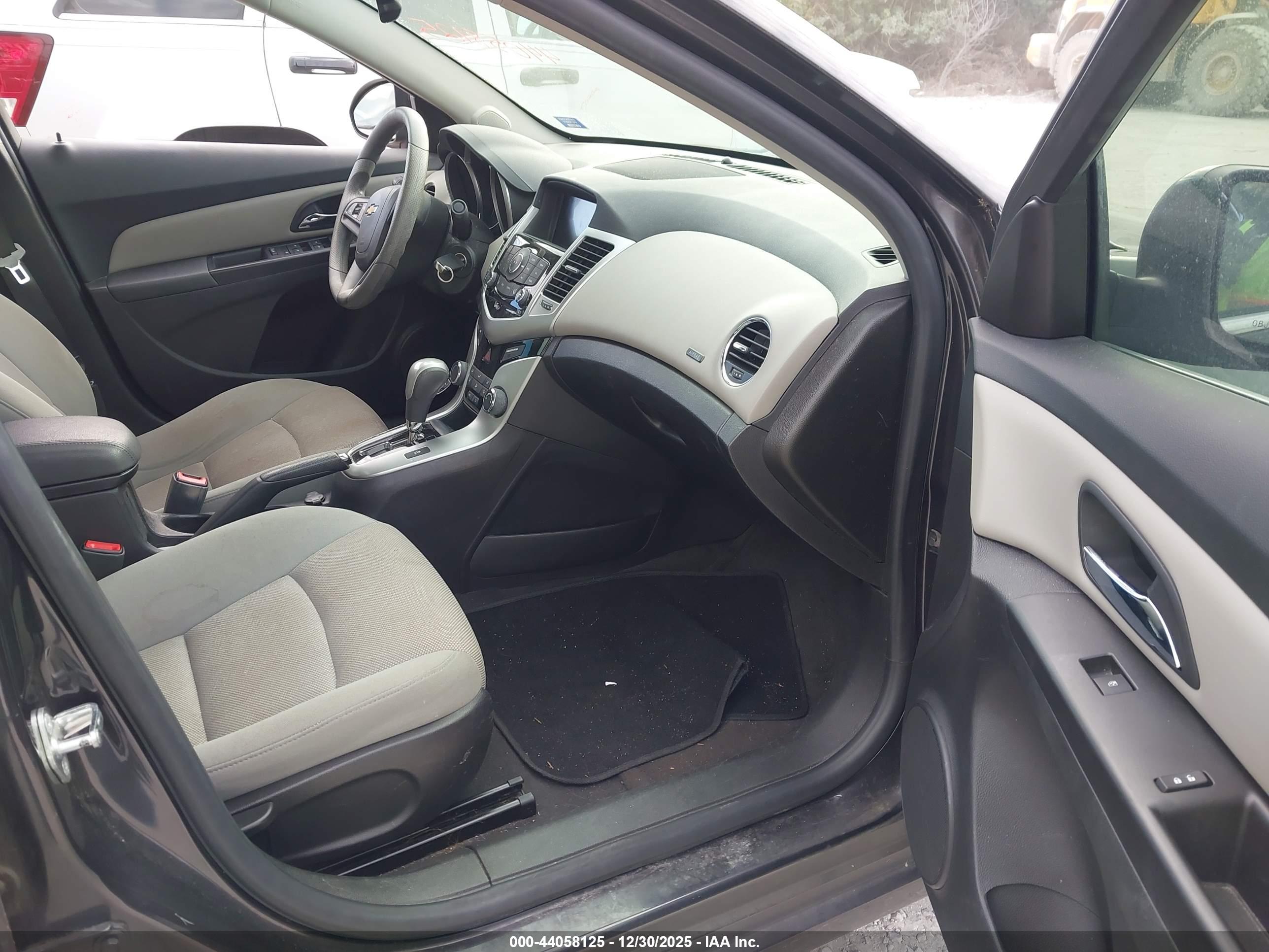 CHEVROLET CRUZE image 5