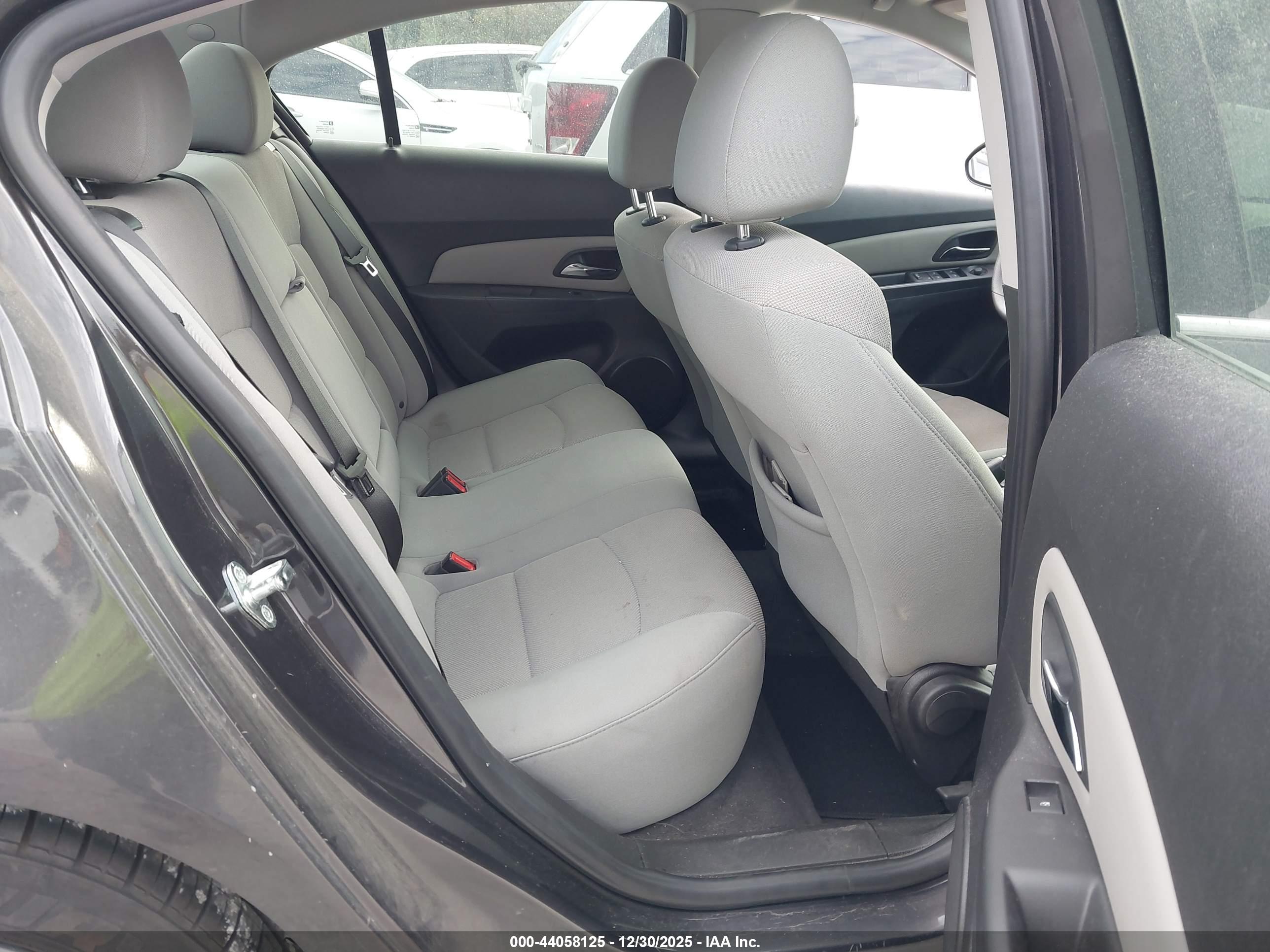 CHEVROLET CRUZE image 8