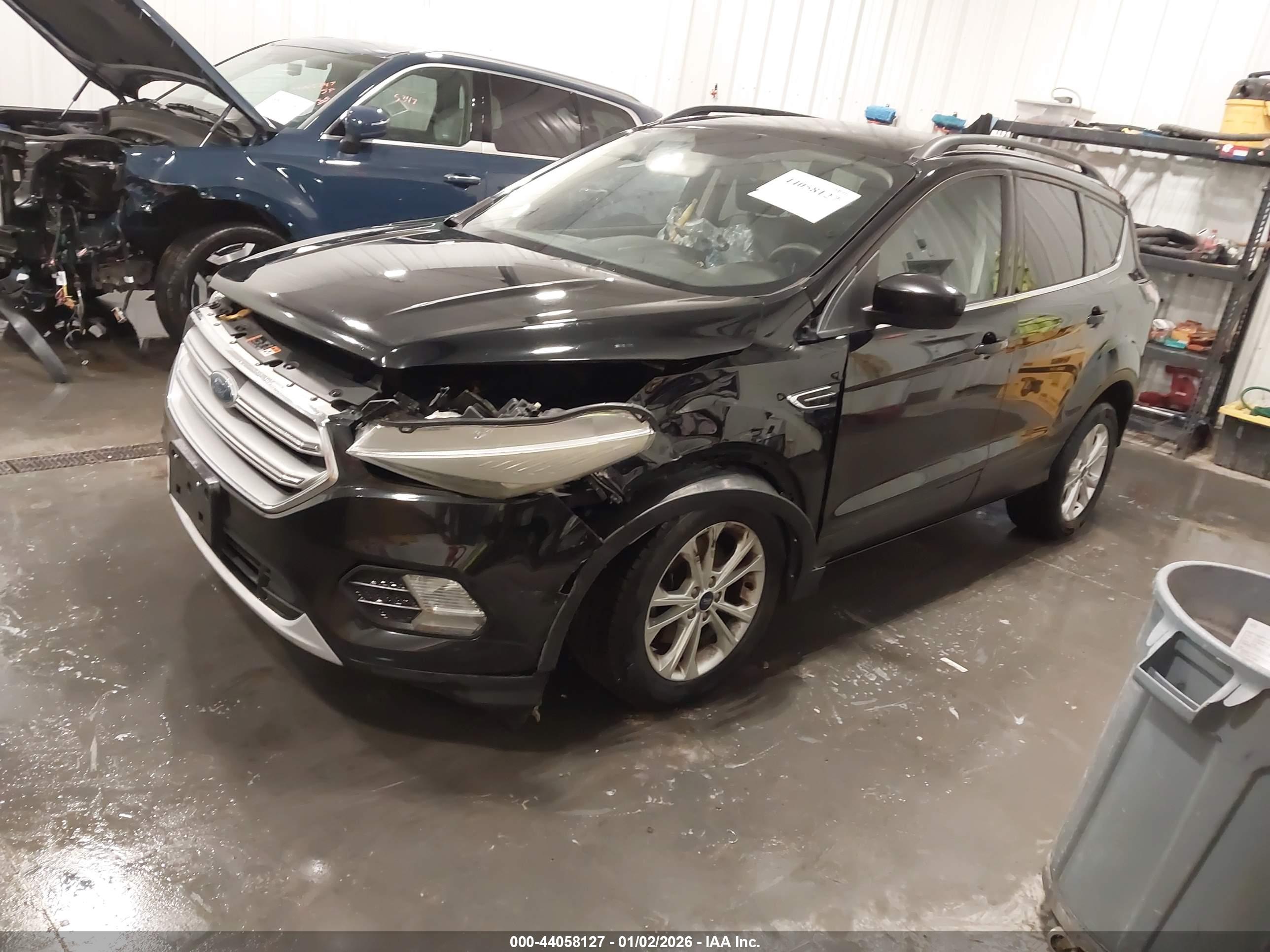 FORD ESCAPE image 2