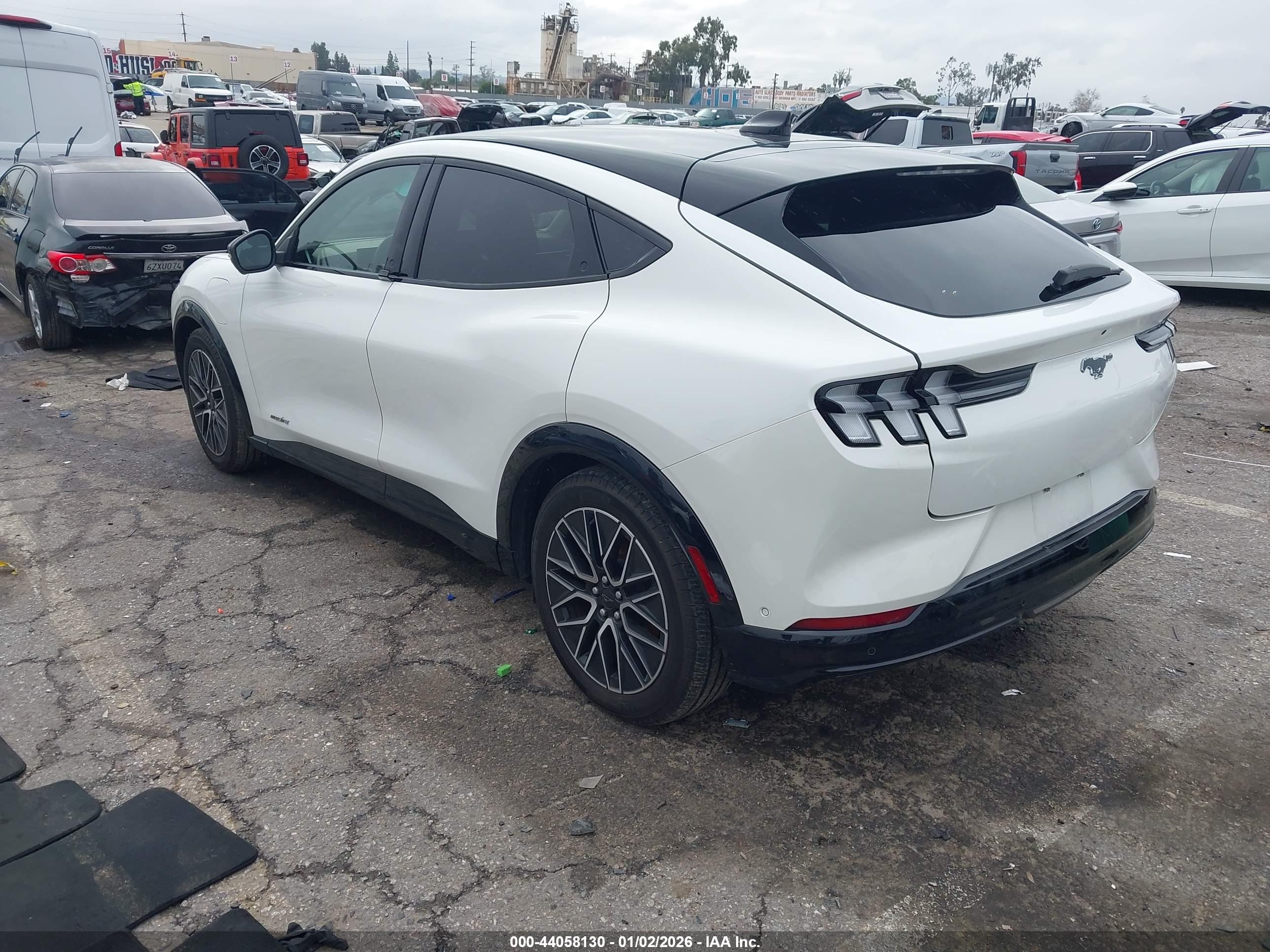 FORD MUSTANG image 3