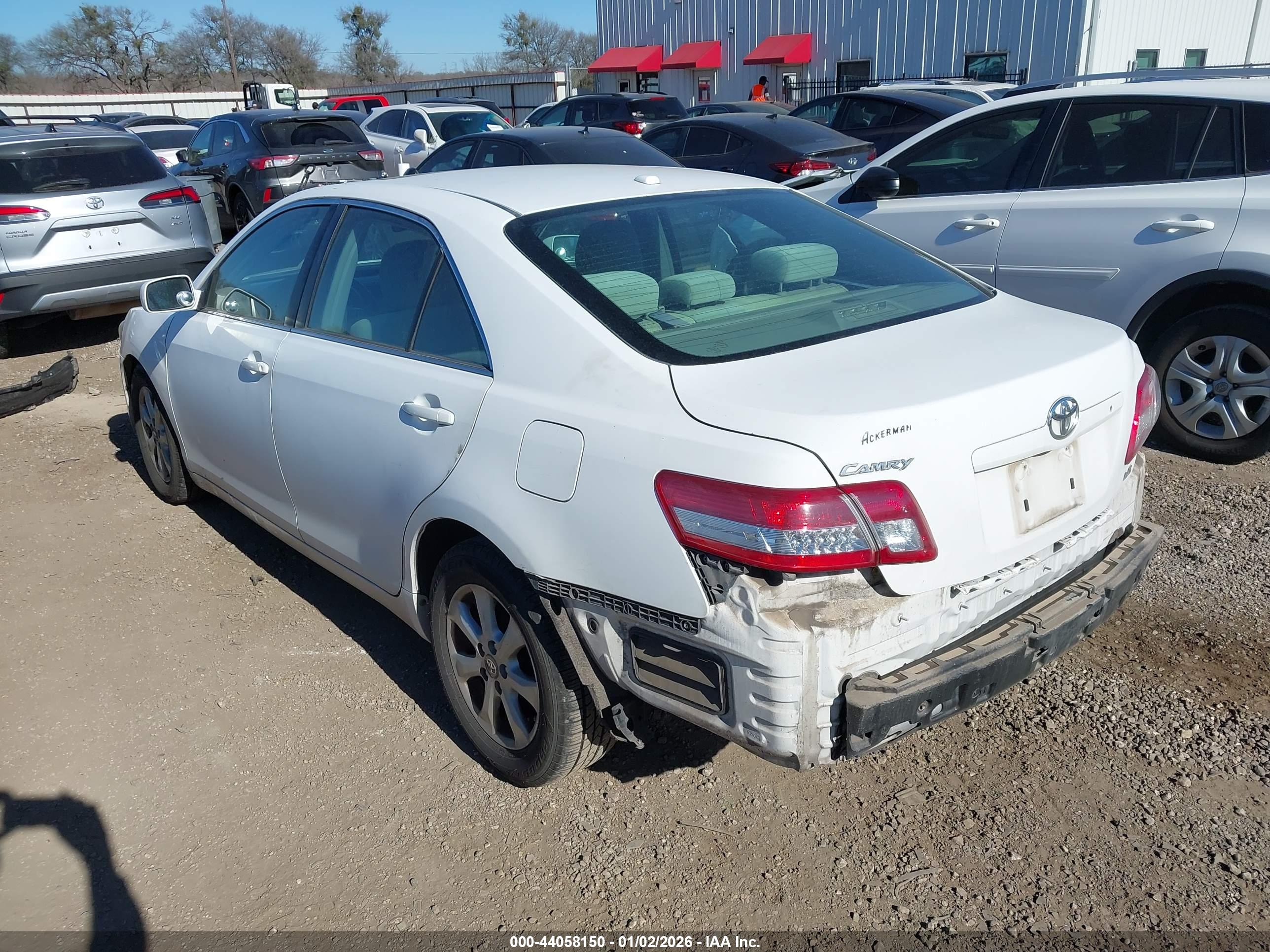 TOYOTA CAMRY image 3
