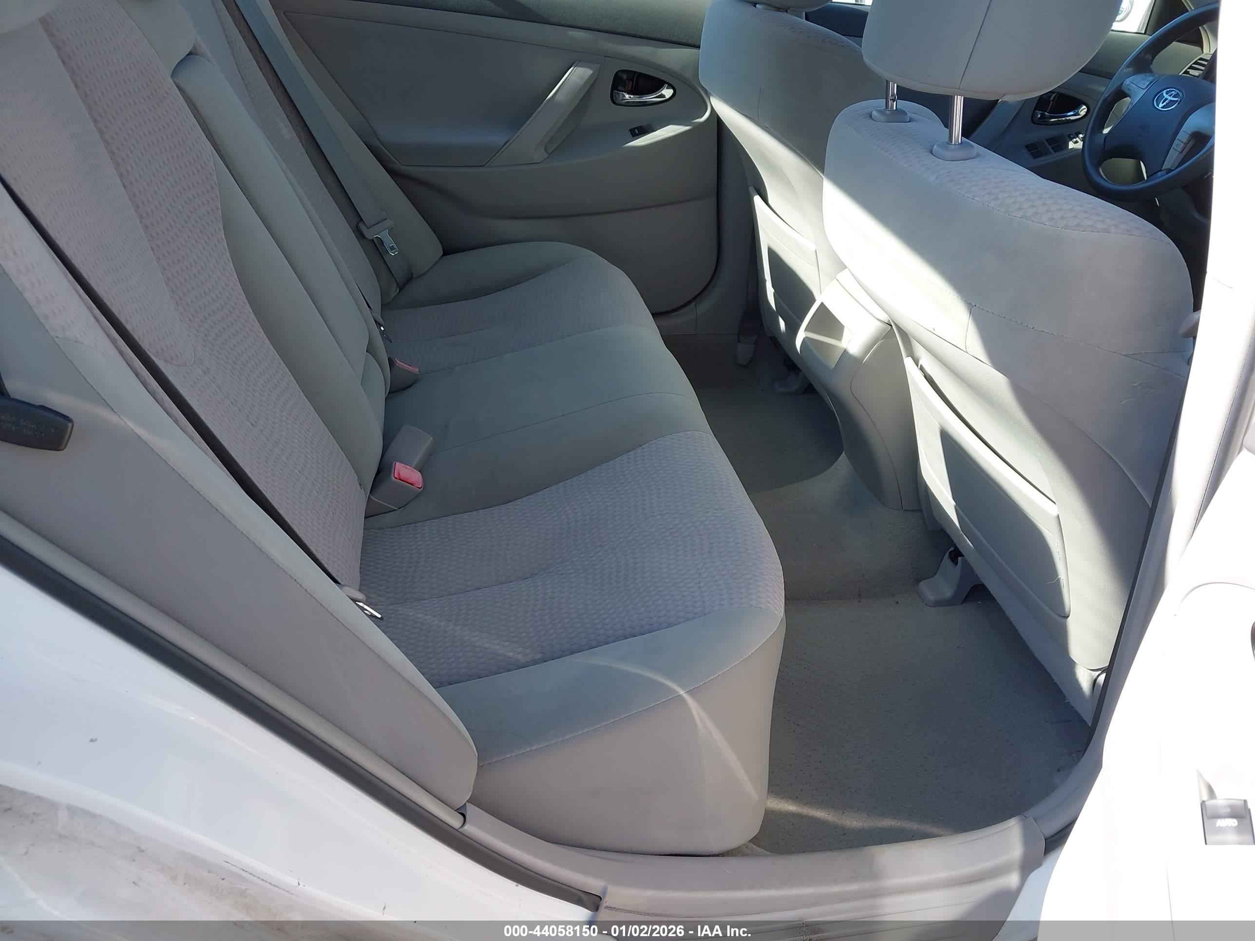 TOYOTA CAMRY image 8