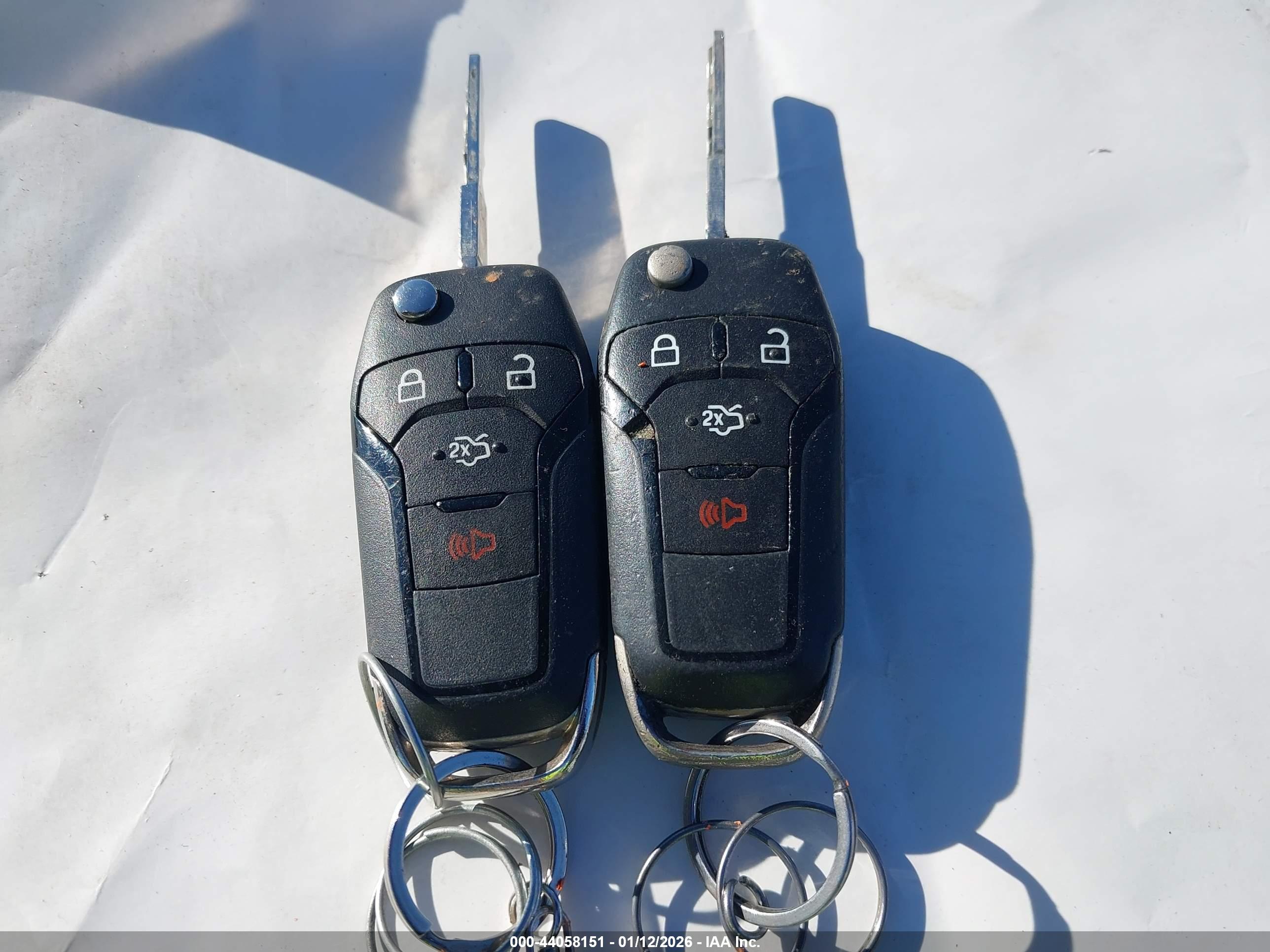 FORD FUSION image 11