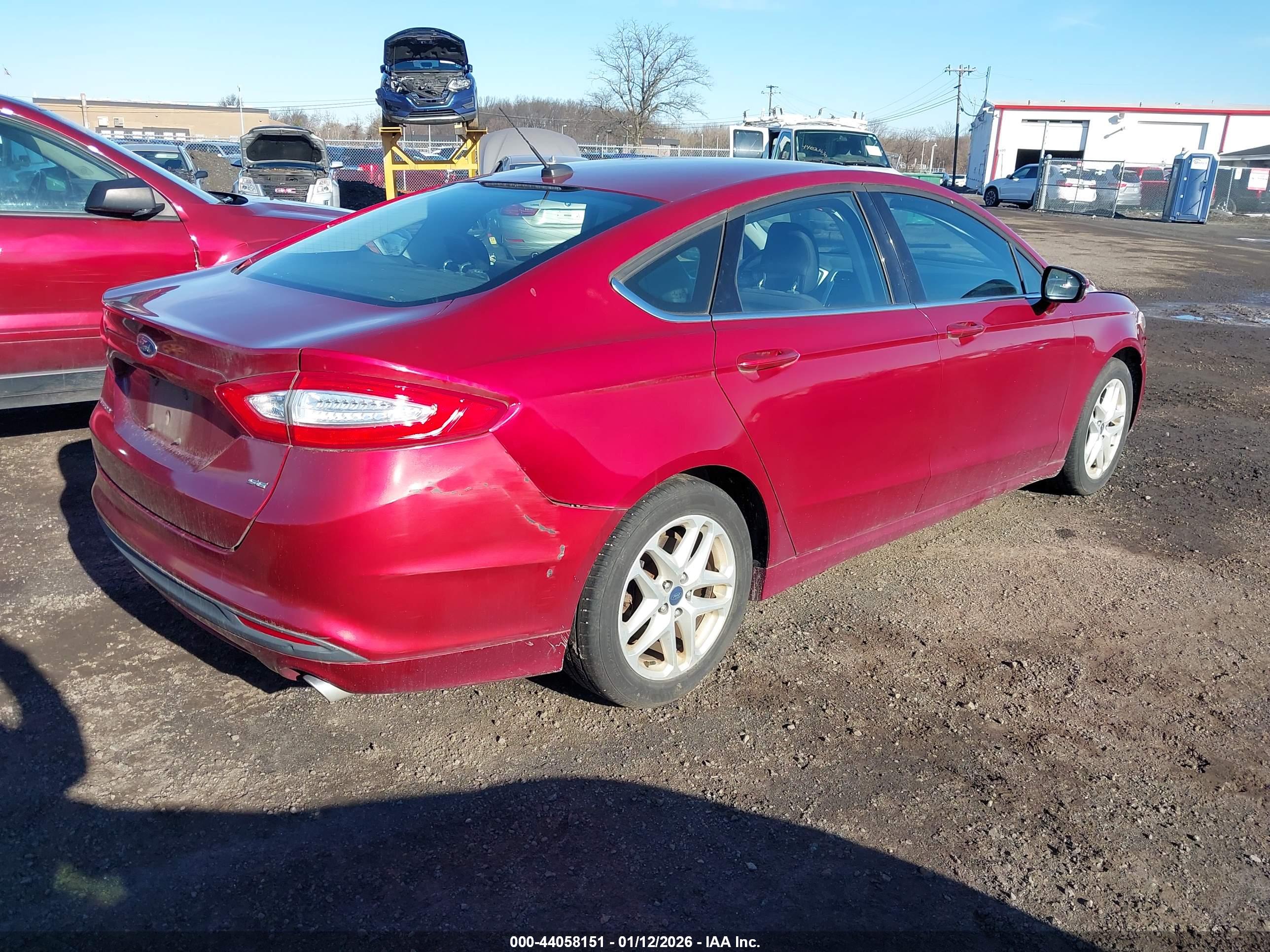 FORD FUSION image 4