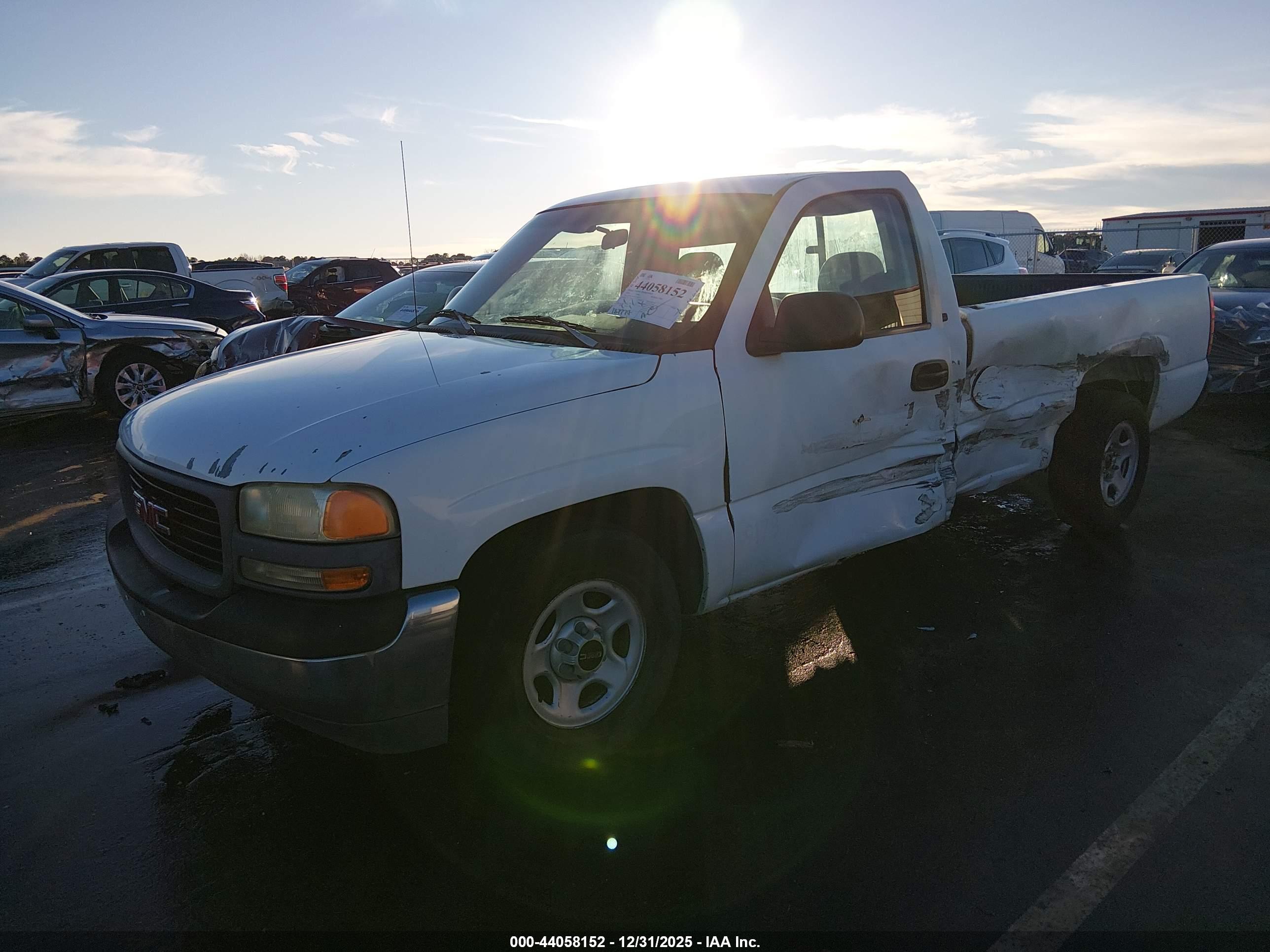 GMC SIERRA image 2