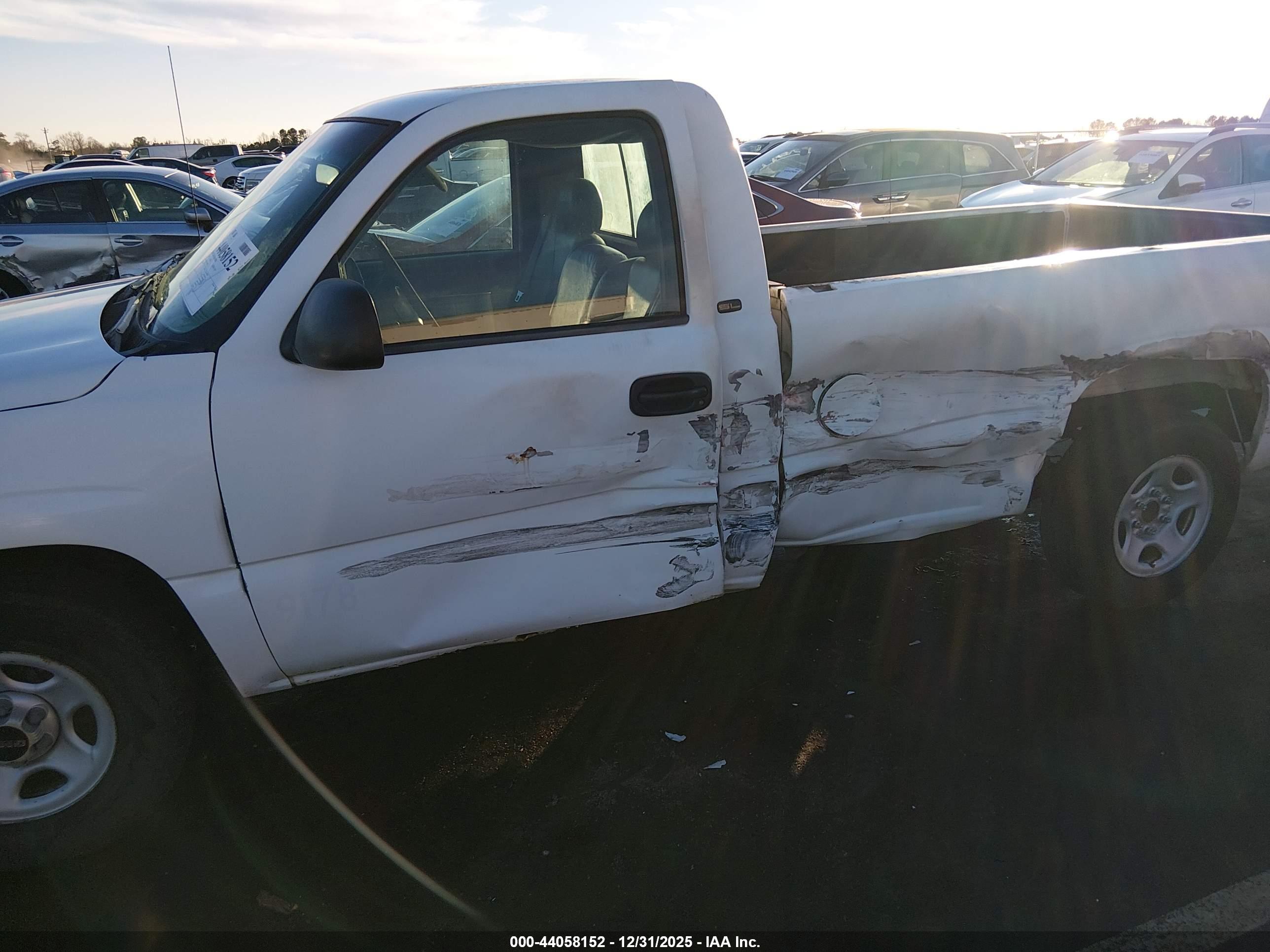 GMC SIERRA image 6